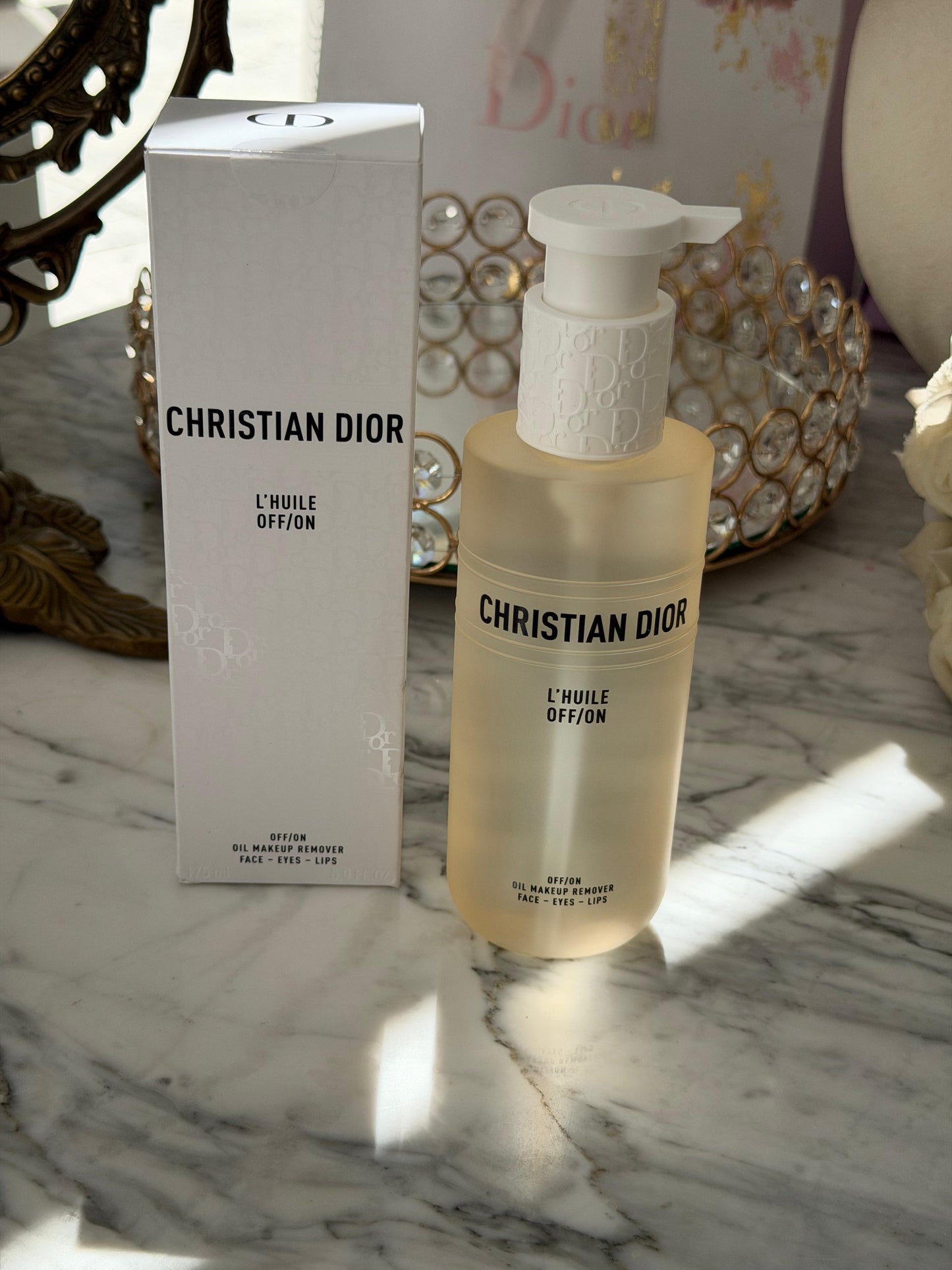DIOR L’Huile Off-On Oil Makeup Remover
Face, Eyes And Lips