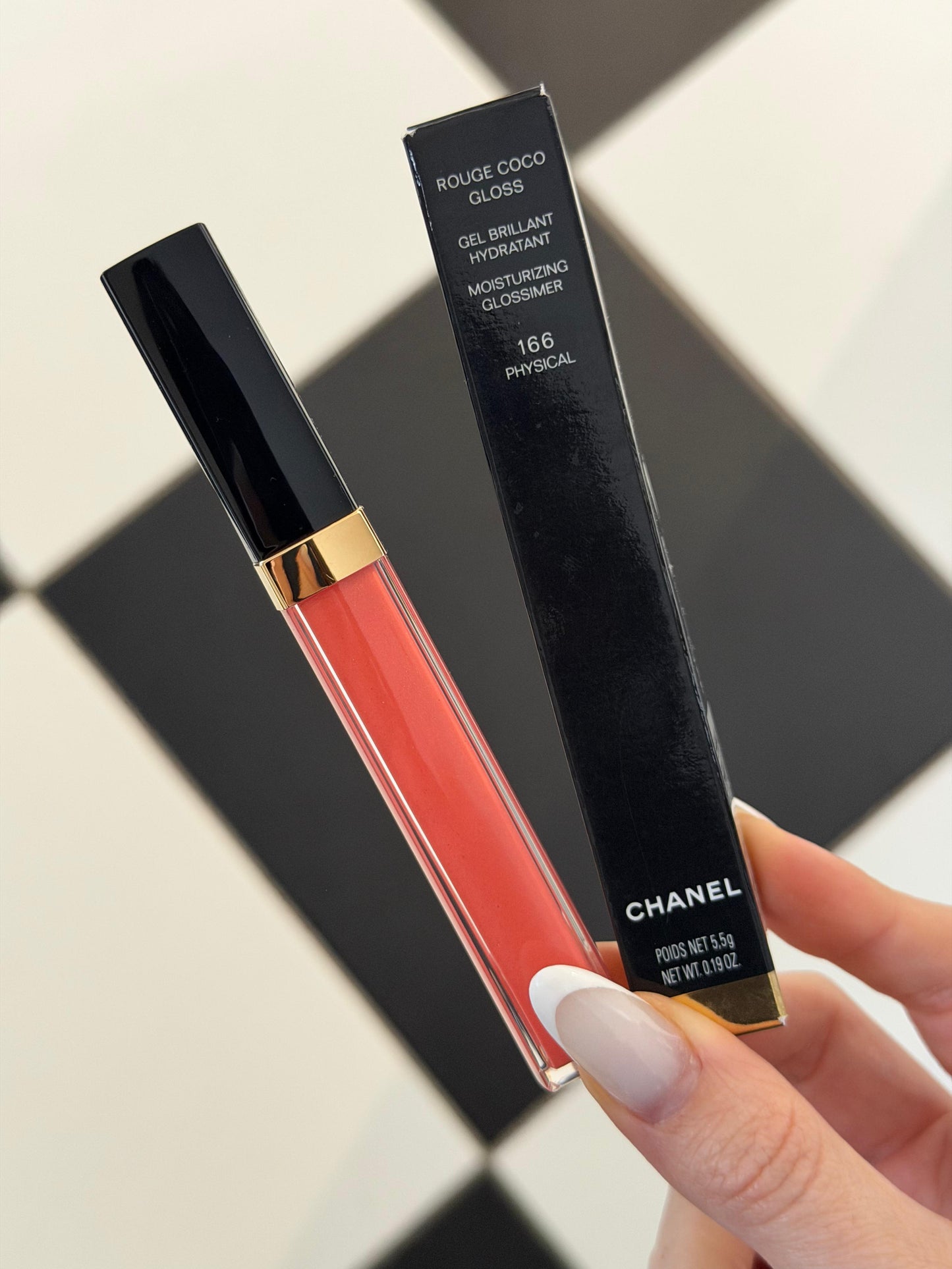 CHANEL Rouge Coco Gloss (166)
Moisturizing Gel Brillant Hidratant