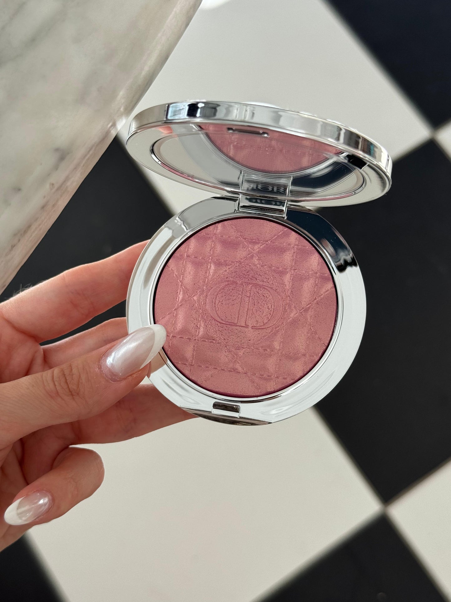 DIOR Forever Glow Luminizer - Illuminating Powder For Face (04)