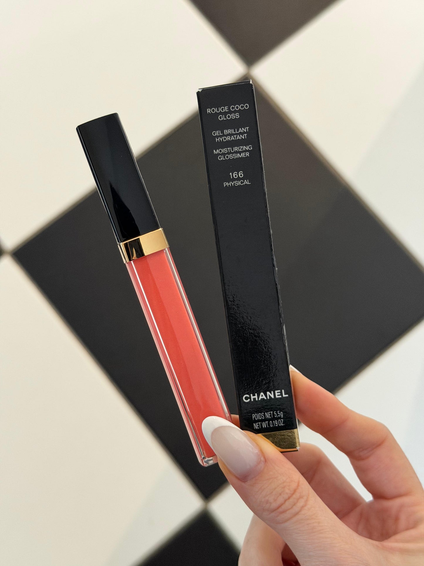 CHANEL Rouge Coco Gloss (166)
Moisturizing Gel Brillant Hidratant