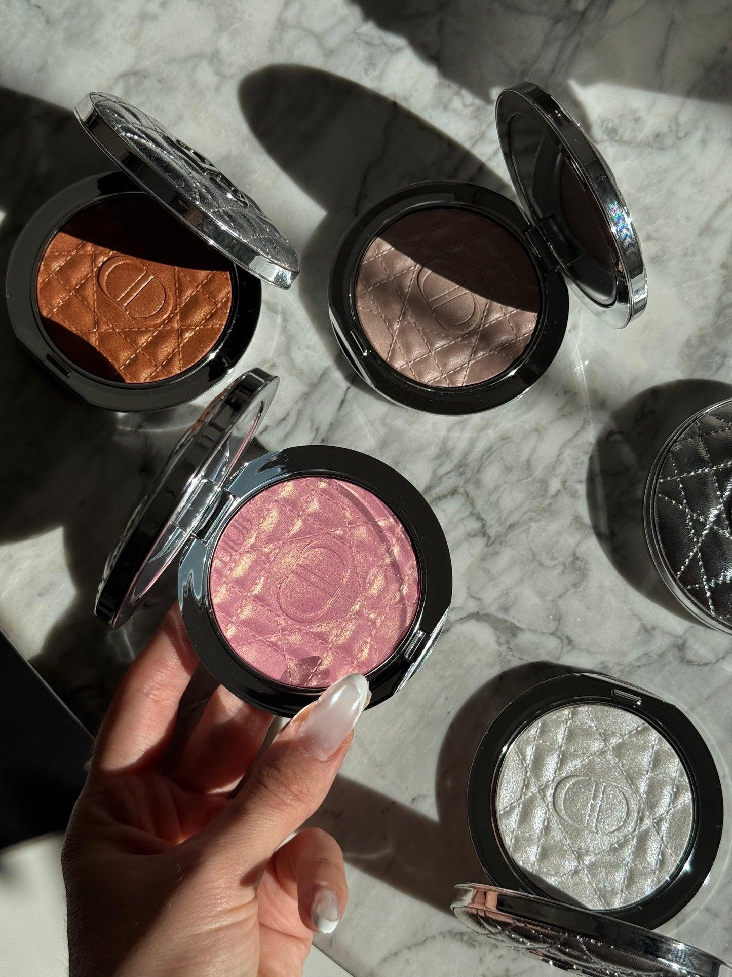 DIOR Forever Glow Luminizer - Illuminating Powder For Face (04)