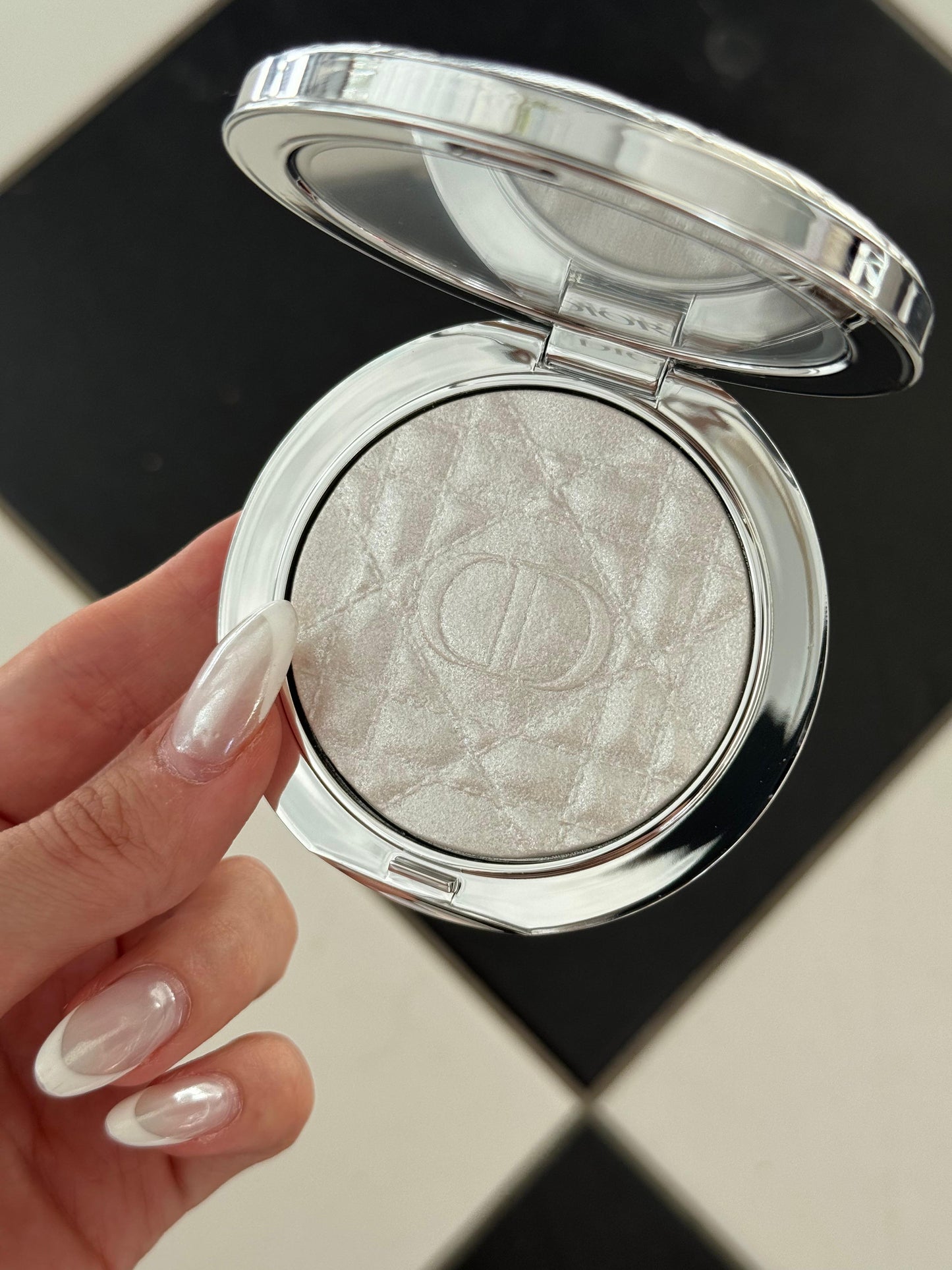 DIOR Forever Glow Luminizer - Illuminating Powder For Face (06)