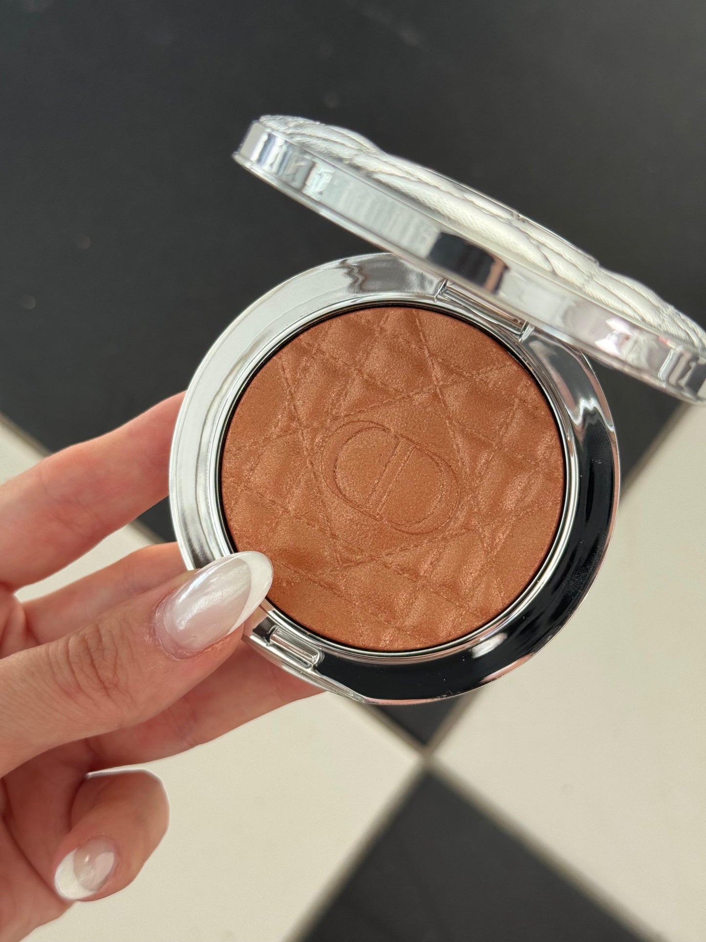 DIOR Forever Glow Luminizer - Illuminating Powder For Face (07)