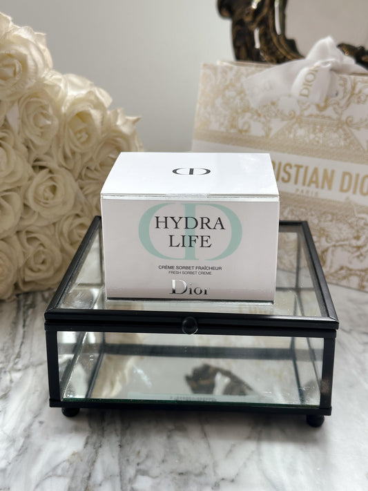 DIOR Hydra Life Fresh Sorbet Creme
Hydrating Face and Neck Cream - Hydrates, Plumps and Enhances