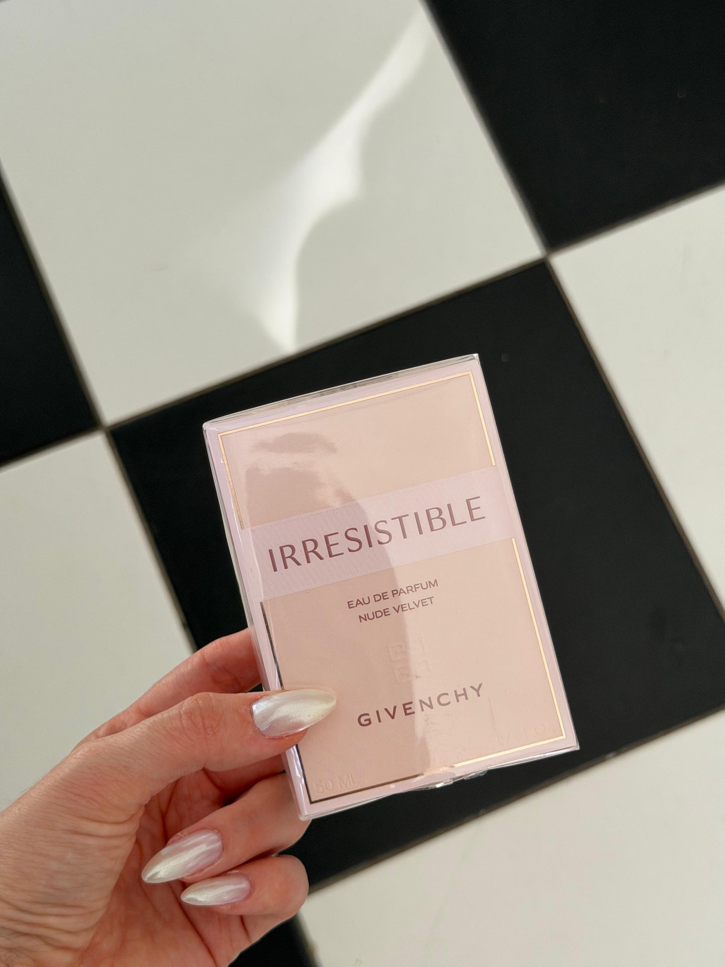GIVENCHY Irresistible Nude Velvet
Eau de Parfum
Floral, Woody, Musky