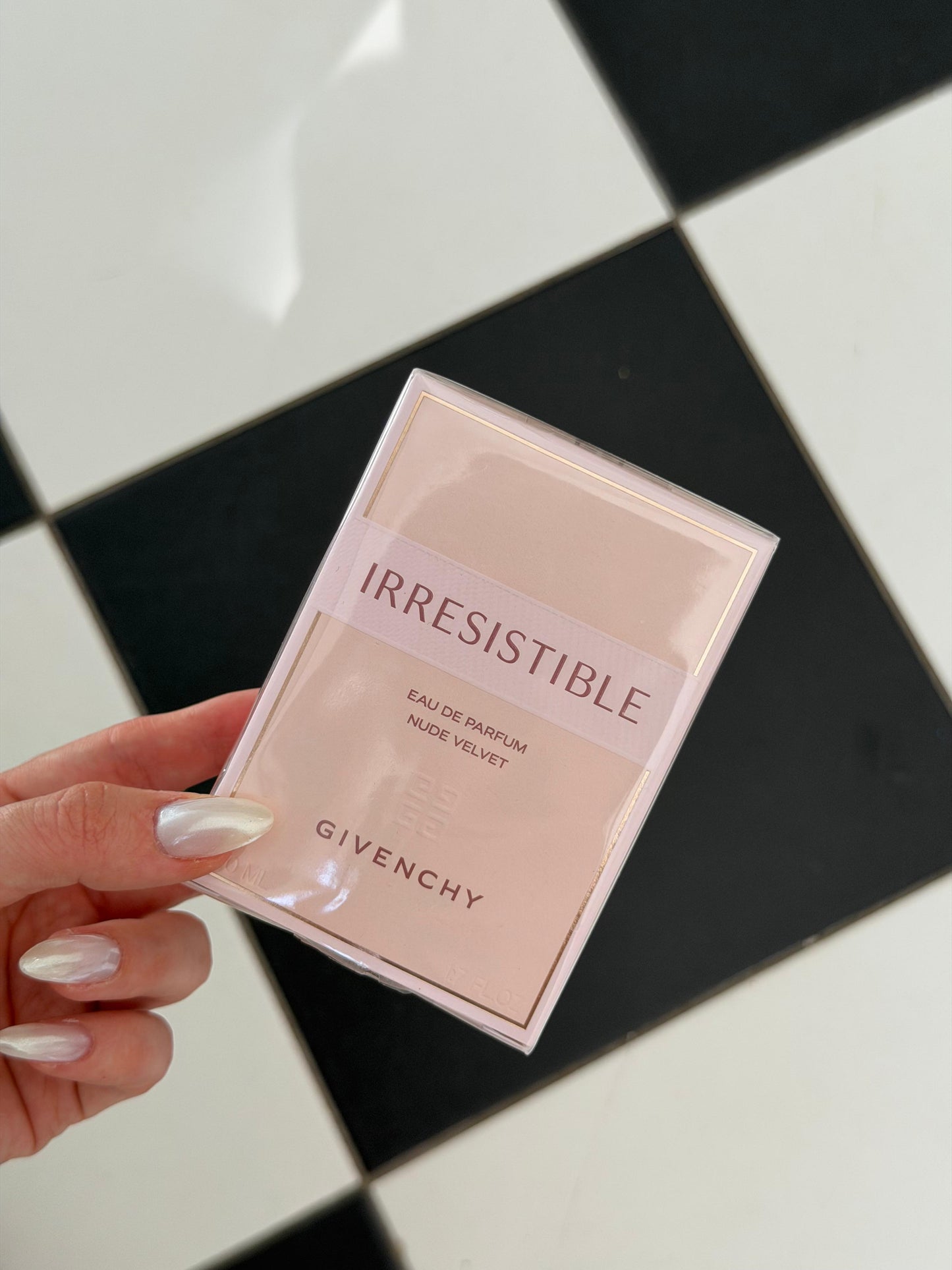 GIVENCHY Irresistible Nude Velvet
Eau de Parfum
Floral, Woody, Musky
