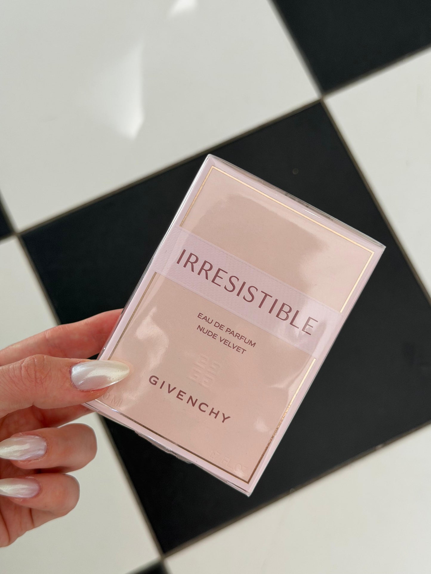 GIVENCHY Irresistible Nude Velvet
Eau de Parfum
Floral, Woody, Musky