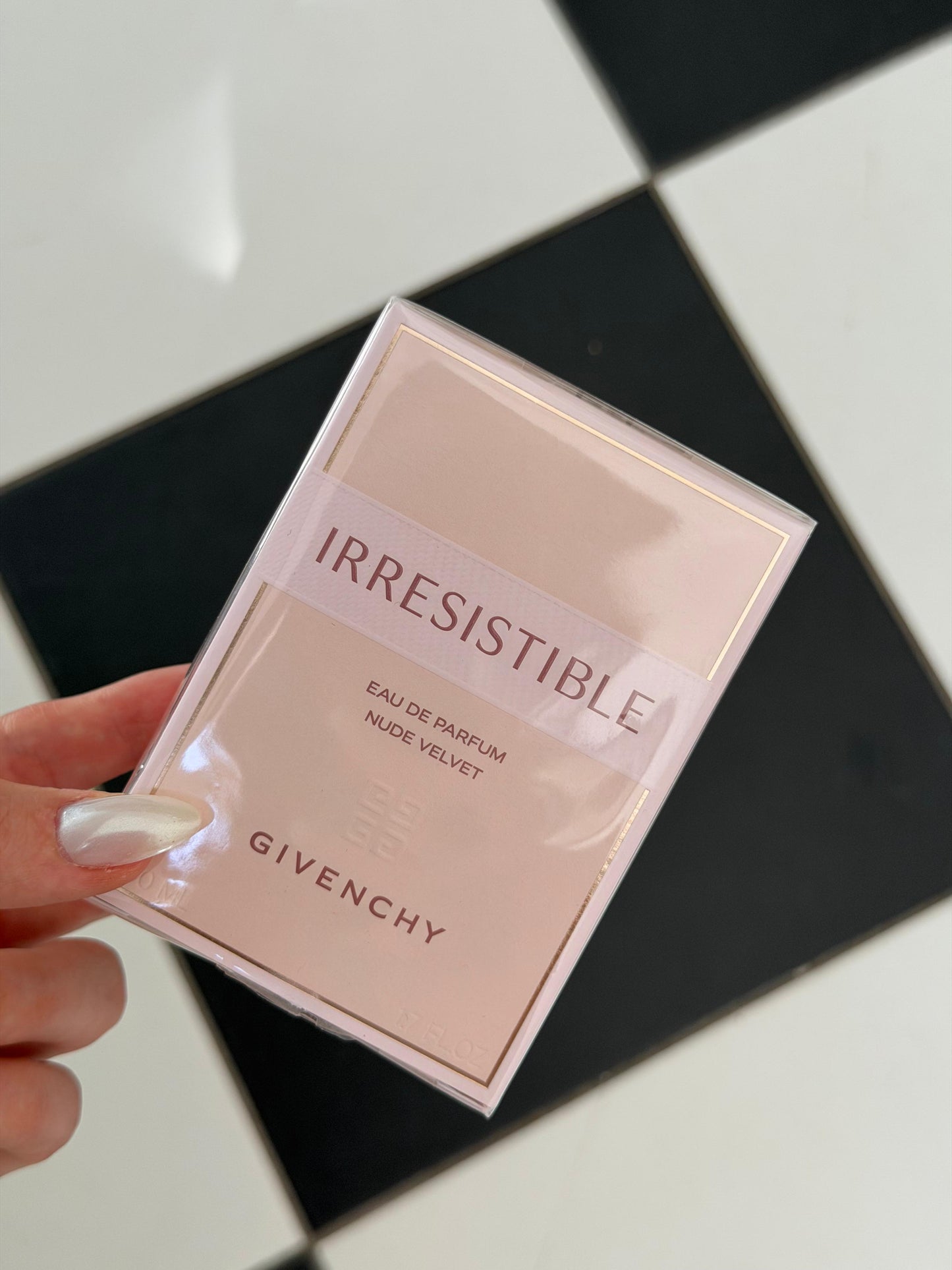 GIVENCHY Irresistible Nude Velvet
Eau de Parfum
Floral, Woody, Musky