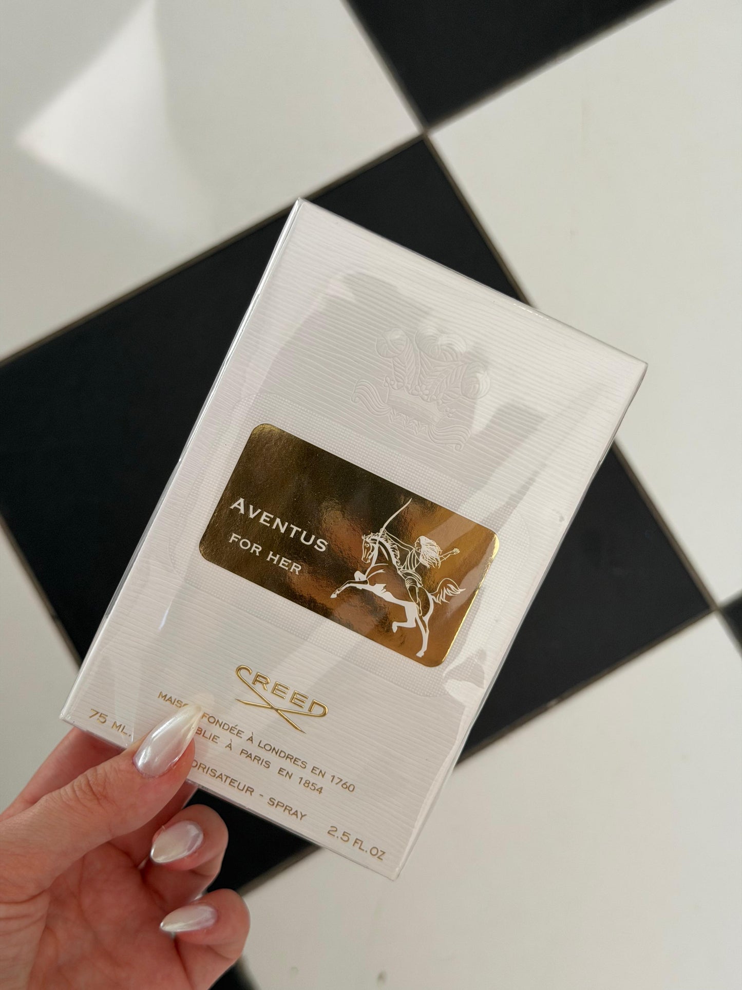 CREED Aventus For Her Eau De Parfum
Woody Fresh, Crisp, Fruity & Floral