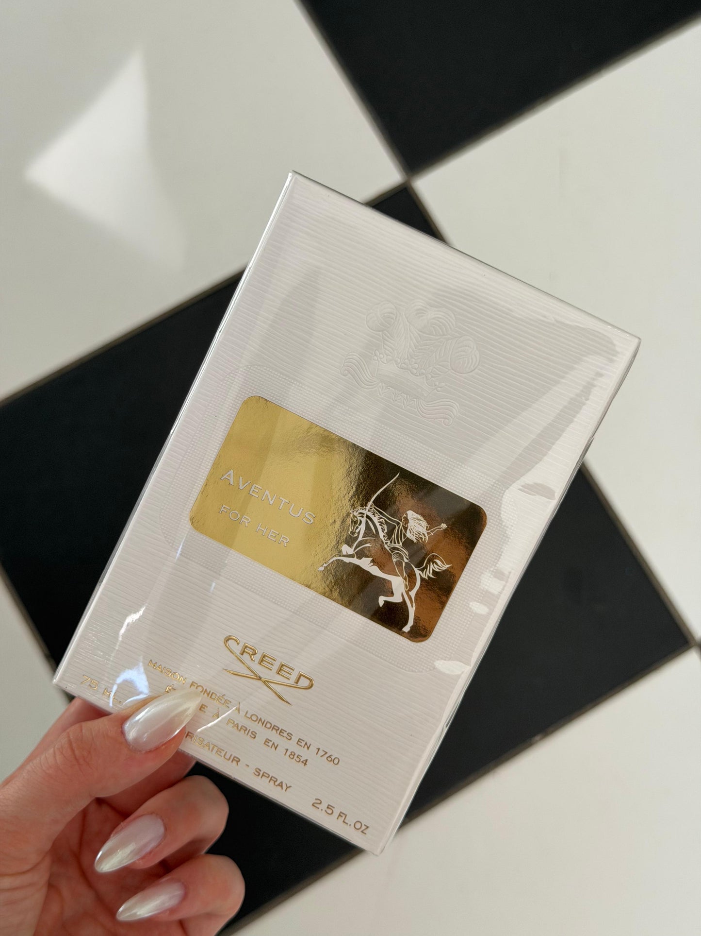 CREED Aventus For Her Eau De Parfum
Woody Fresh, Crisp, Fruity & Floral