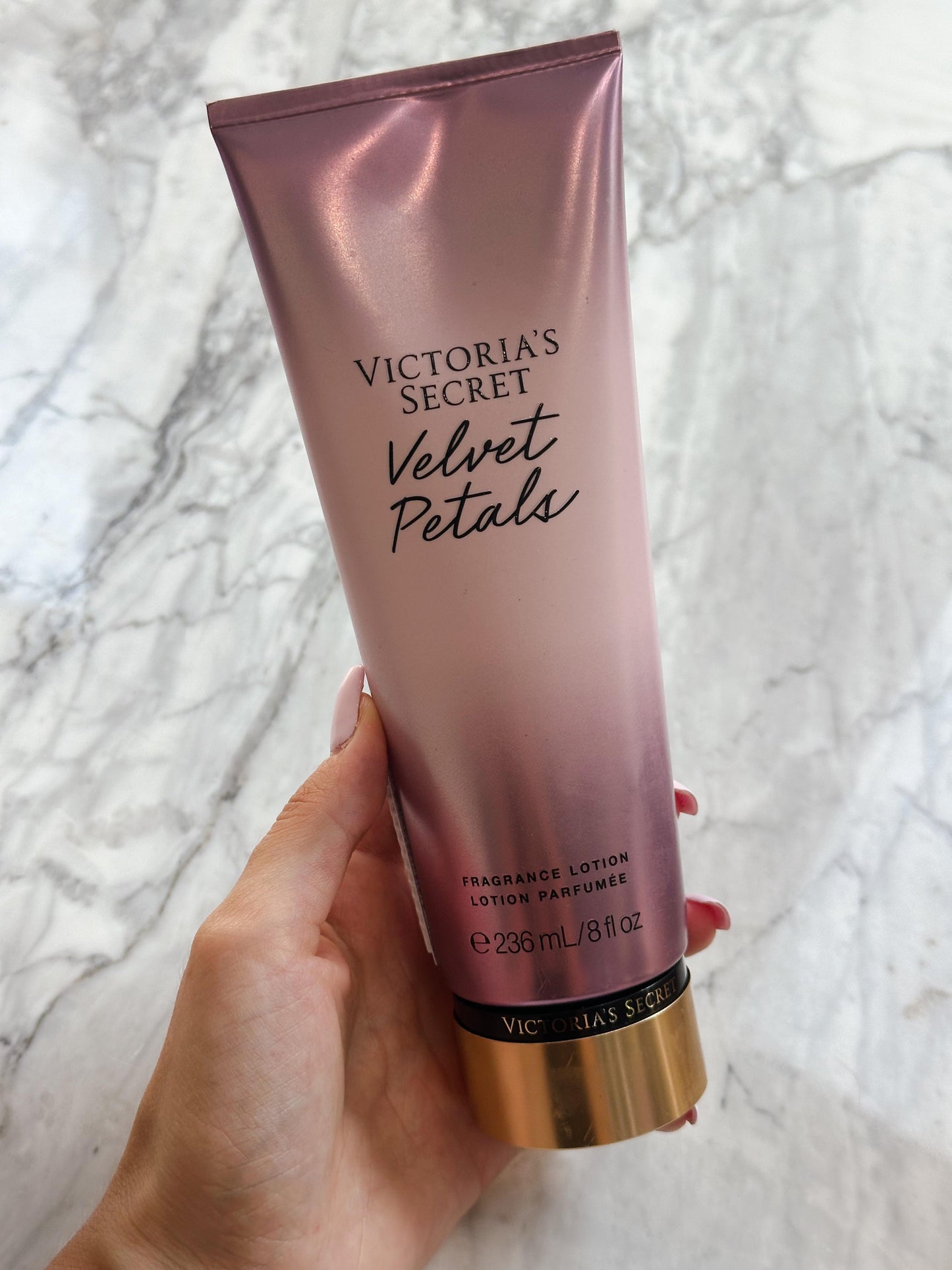 VICTORIA'S SECRET Velvet Petals Fragrance Lotion 236ml