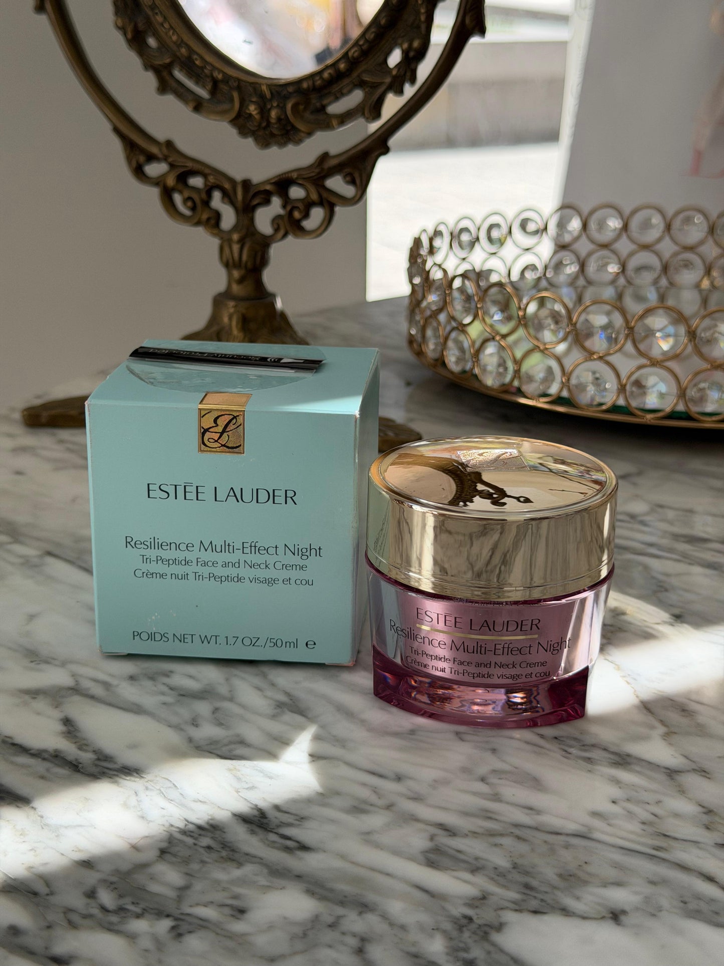 ESTEE LAUDER Resilience Multi-Effect Night
Tri-Peptide Face and Neck Creme SPF15