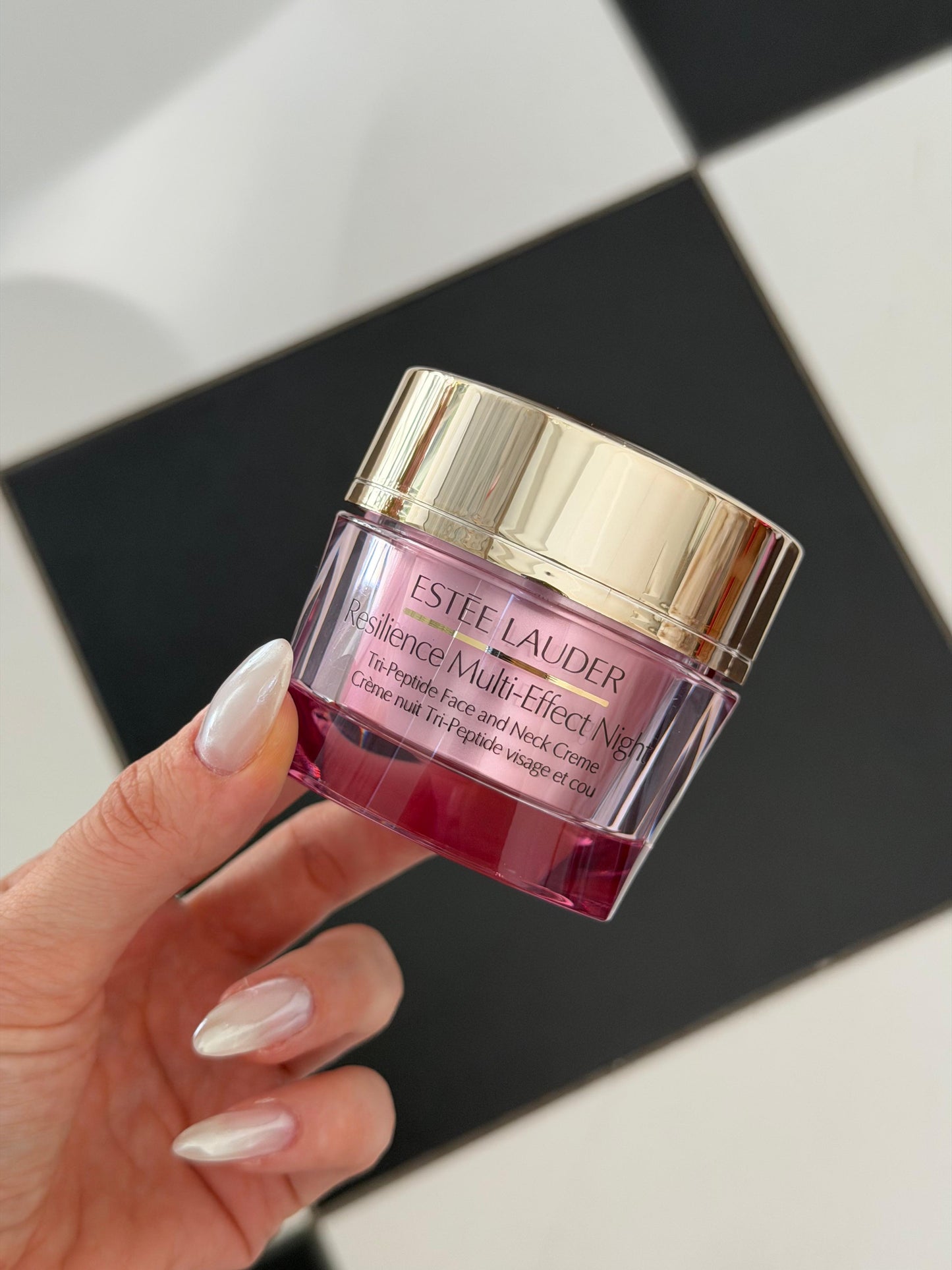 ESTEE LAUDER Resilience Multi-Effect Night
Tri-Peptide Face and Neck Creme SPF15