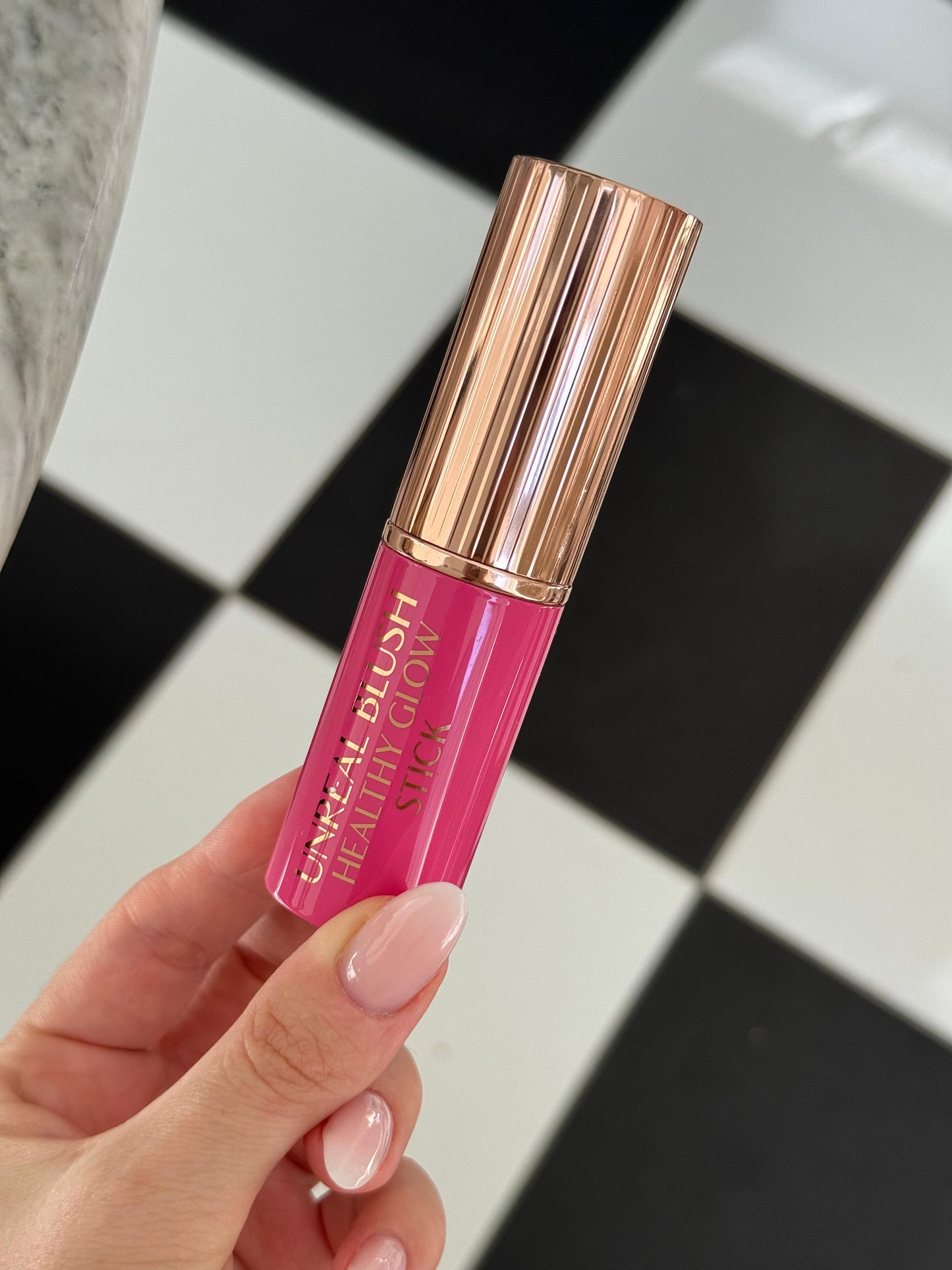 CHARLOTTE Unreal Blush Healthy Glow Stick - Pinky Glow