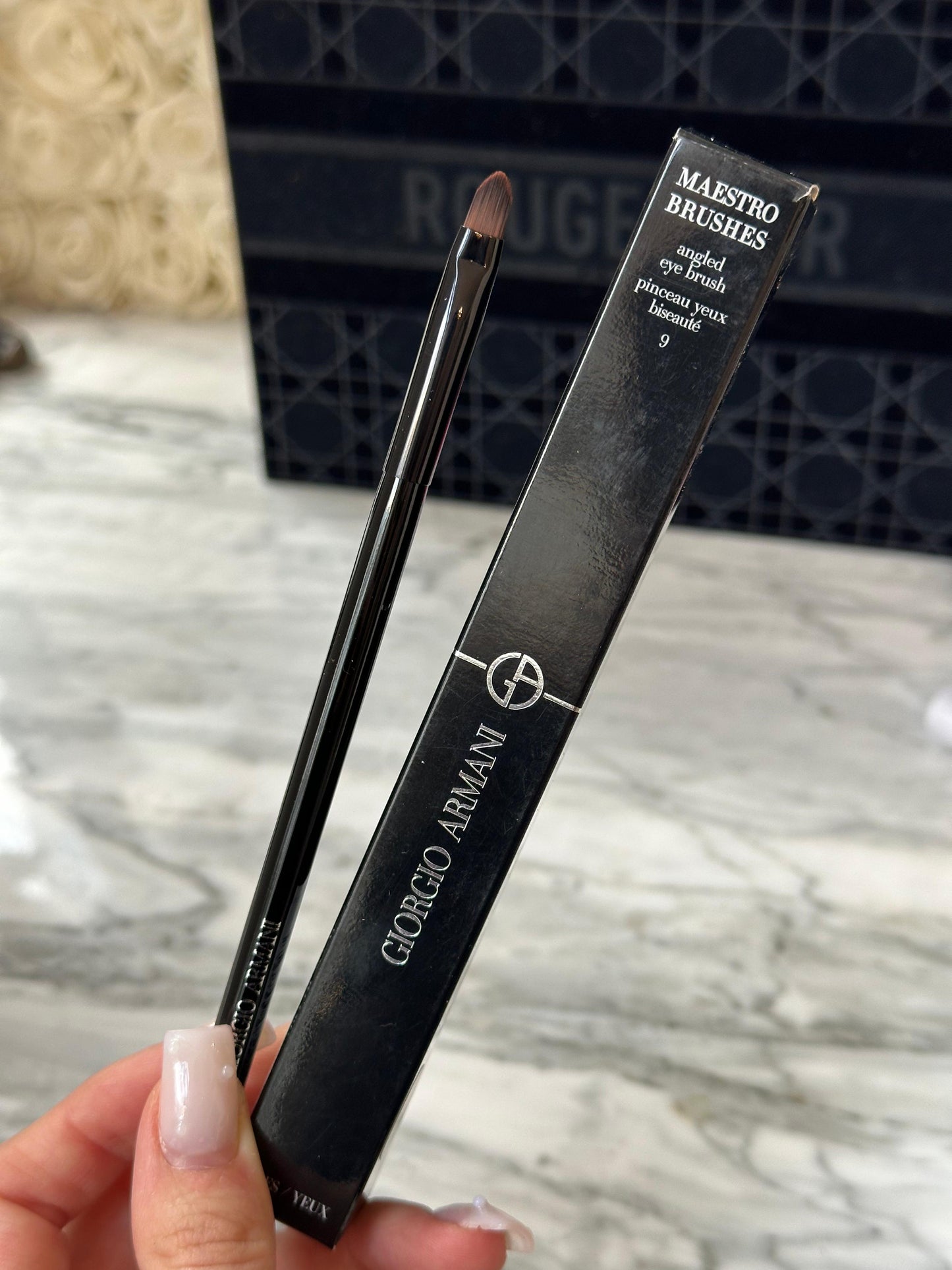 ARMANI Maestro Brushes - Angled Eye Brush (9)