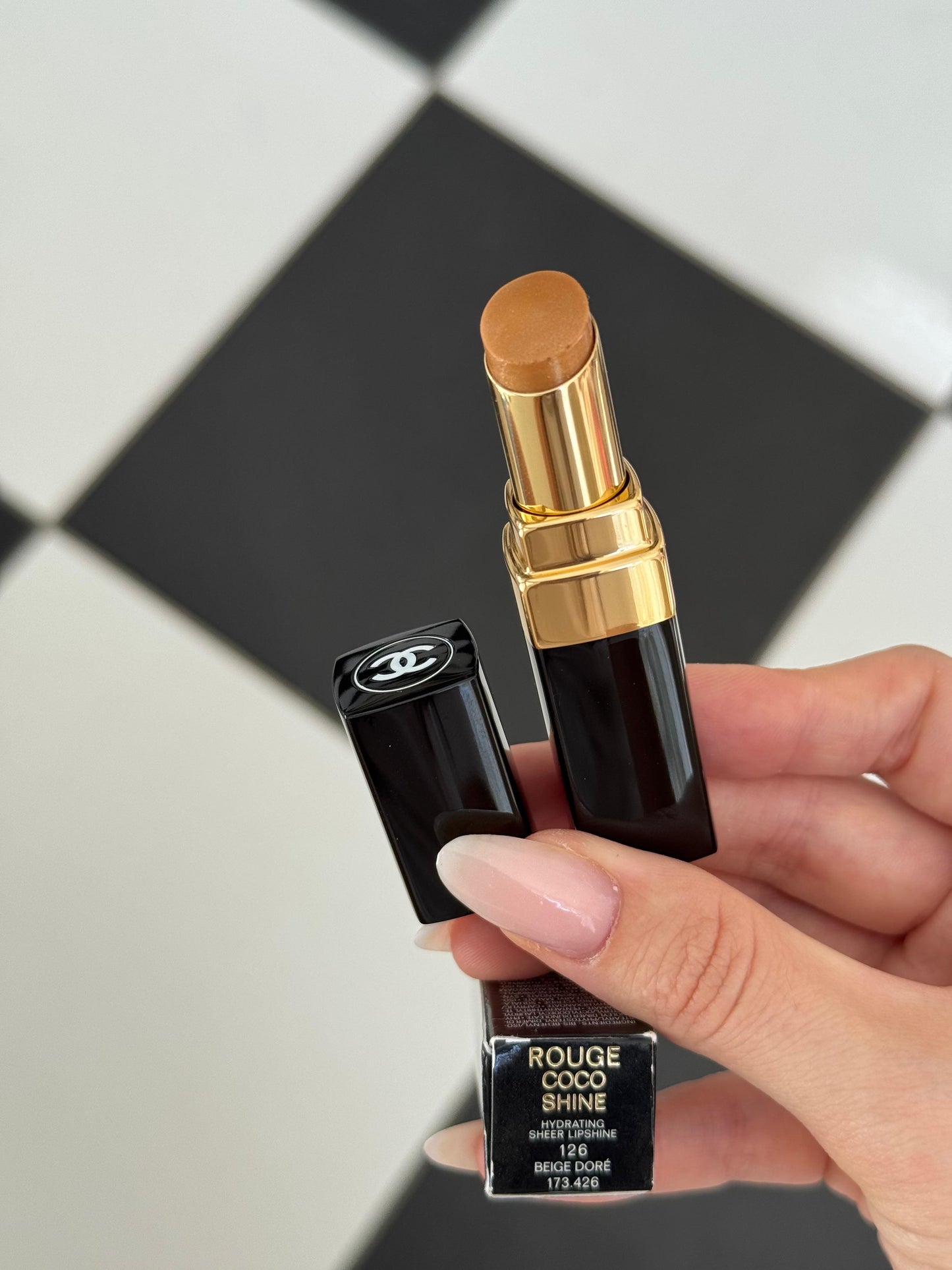 CHANEL
Rouge Coco Shine Hydrating Sheer Lipstick (126)