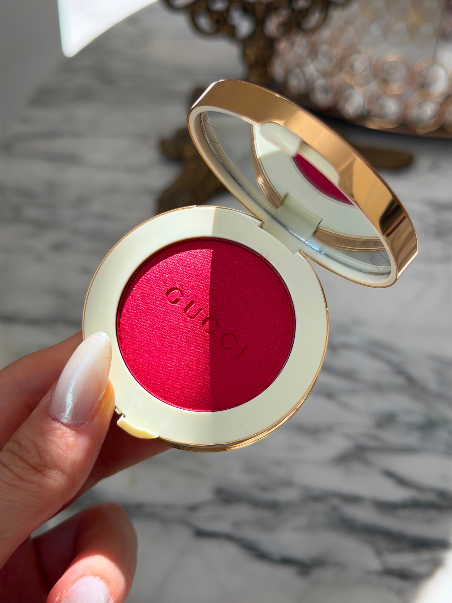 GUCCI Glow Blush (06)
Radiant Silky Luminous Color