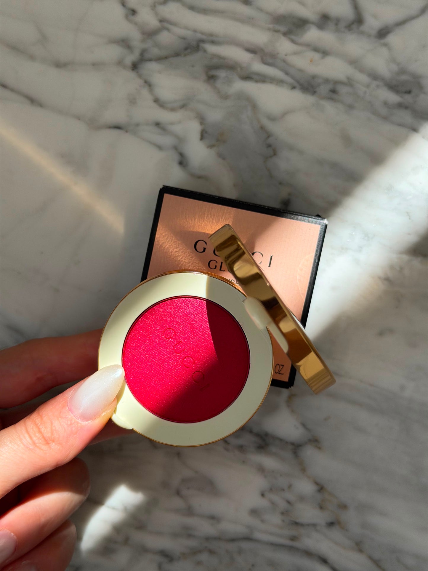 GUCCI Glow Blush (06)
Radiant Silky Luminous Color