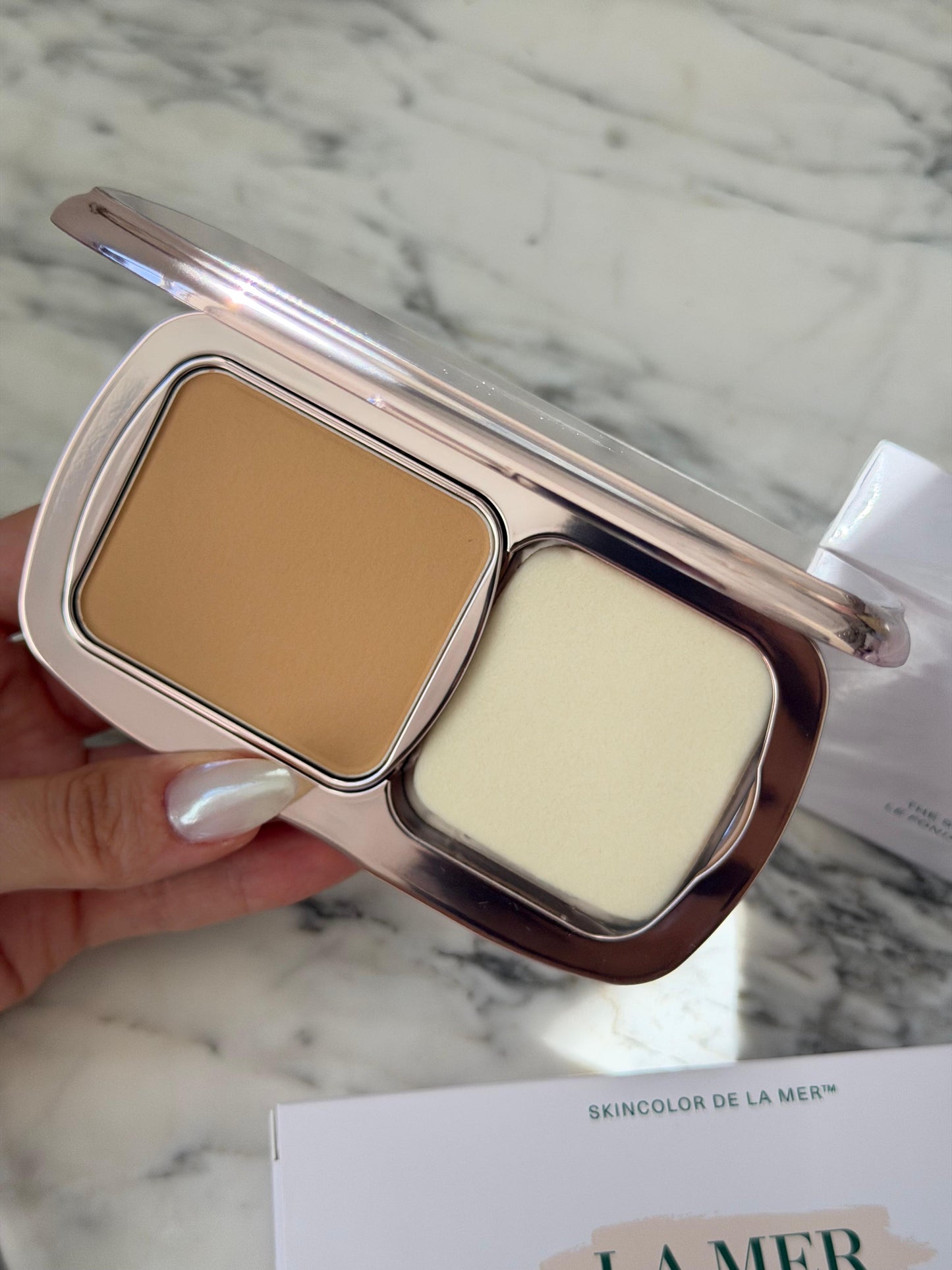 LA MER The Soft Moisture Powder Foundation SPF30 (43 Caramel)