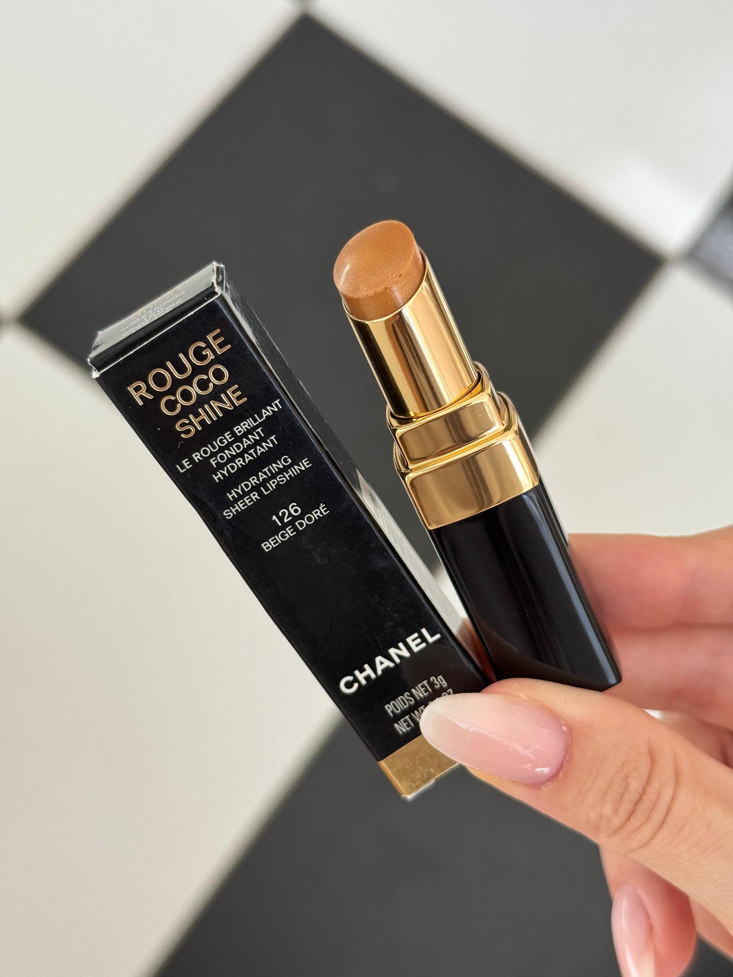 CHANEL
Rouge Coco Shine Hydrating Sheer Lipstick (126)