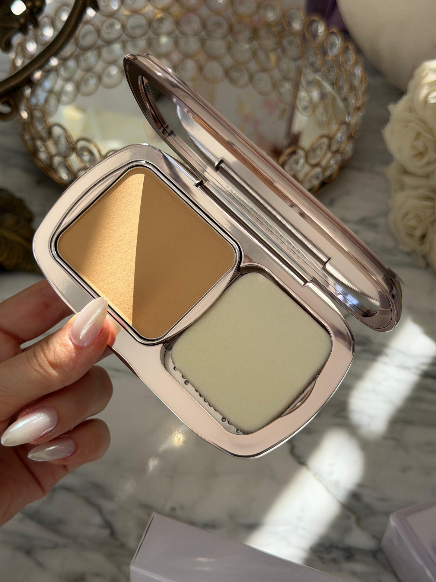 LA MER The Soft Moisture Powder Foundation SPF30 (43 Caramel)