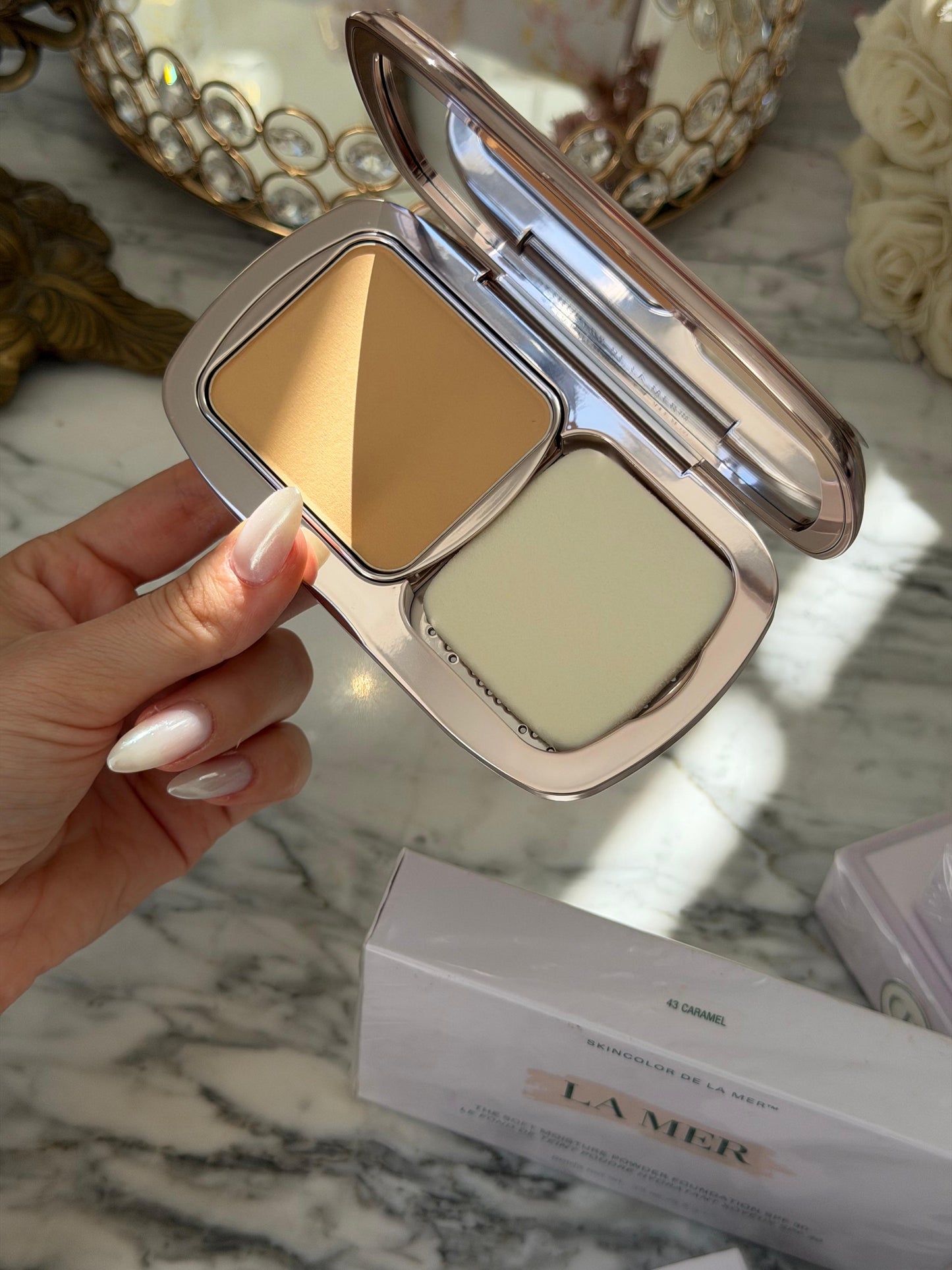 LA MER The Soft Moisture Powder Foundation SPF30 (43 Caramel)