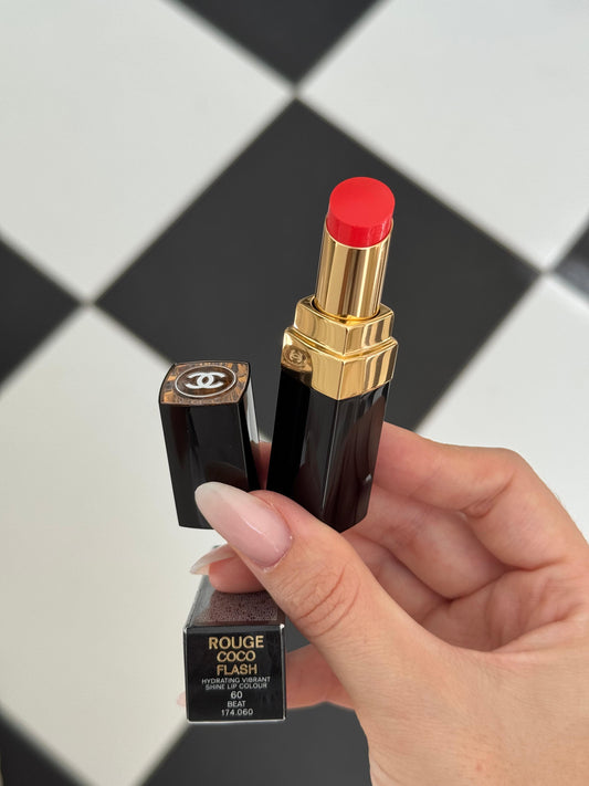CHANEL Rouge Coco Flash (60)
Hydrating Vibrant Shine Lipstick