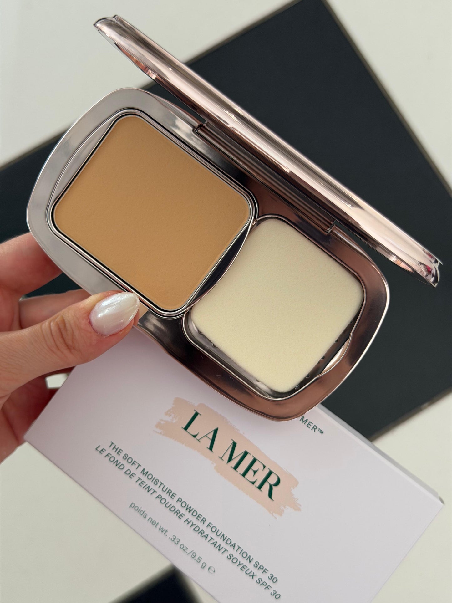 LA MER The Soft Moisture Powder Foundation SPF30 (43 Caramel)