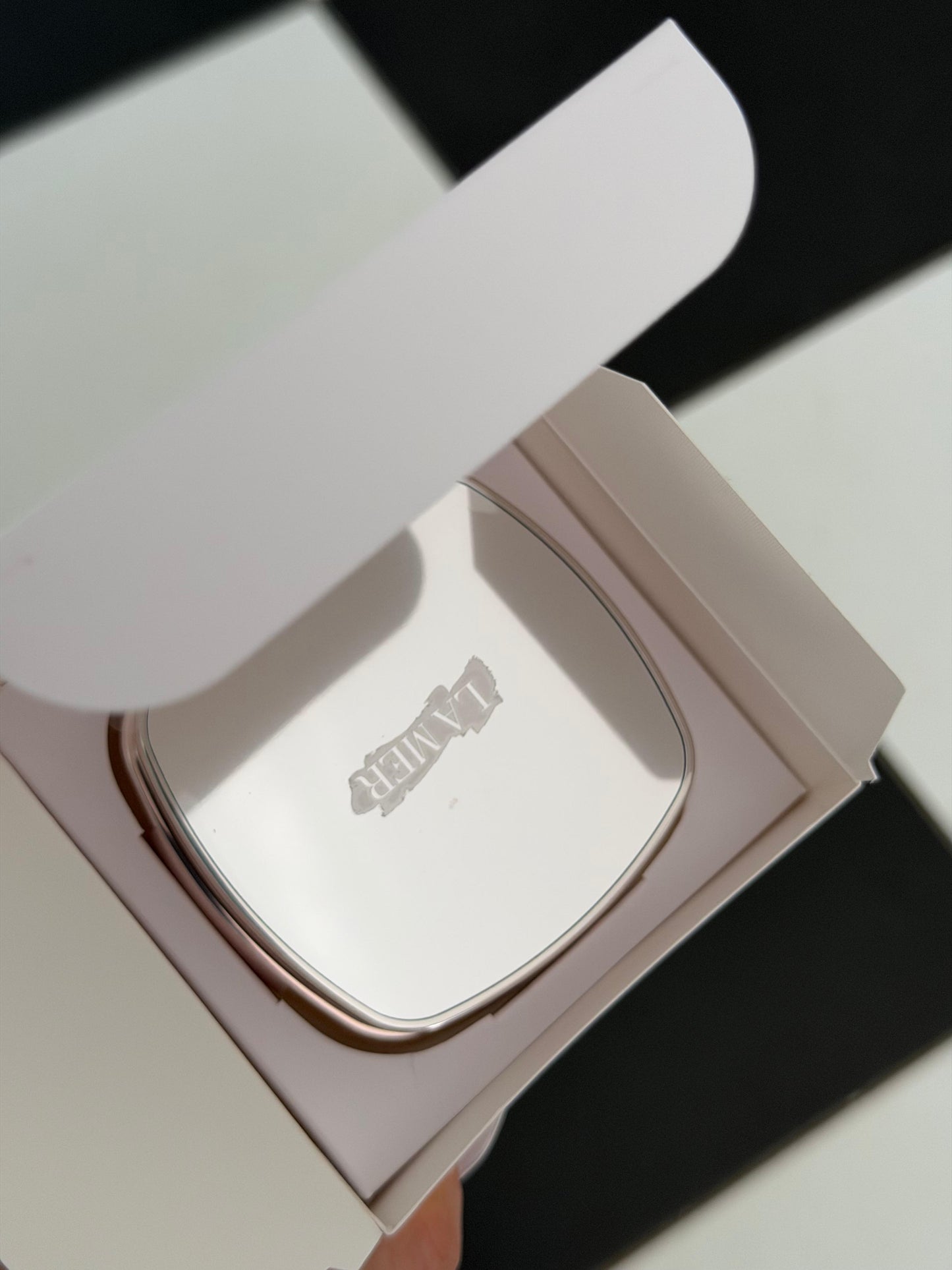 LA MER The Luminous Lifting Cushion Foundation SPF20 - Rosy Ivory