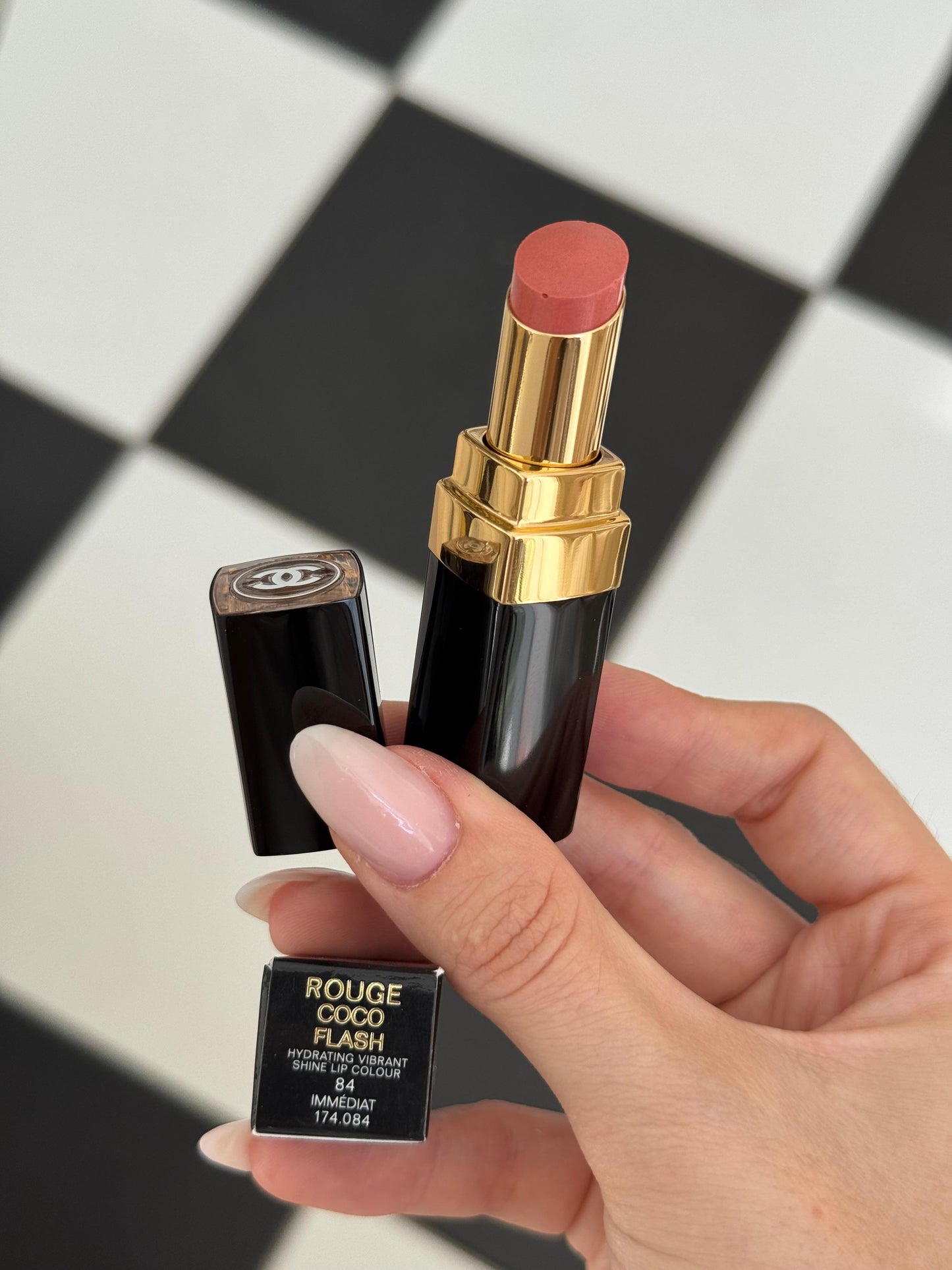 CHANEL Rouge Coco Flash (84)
Hydrating Vibrant Shine Lipstick