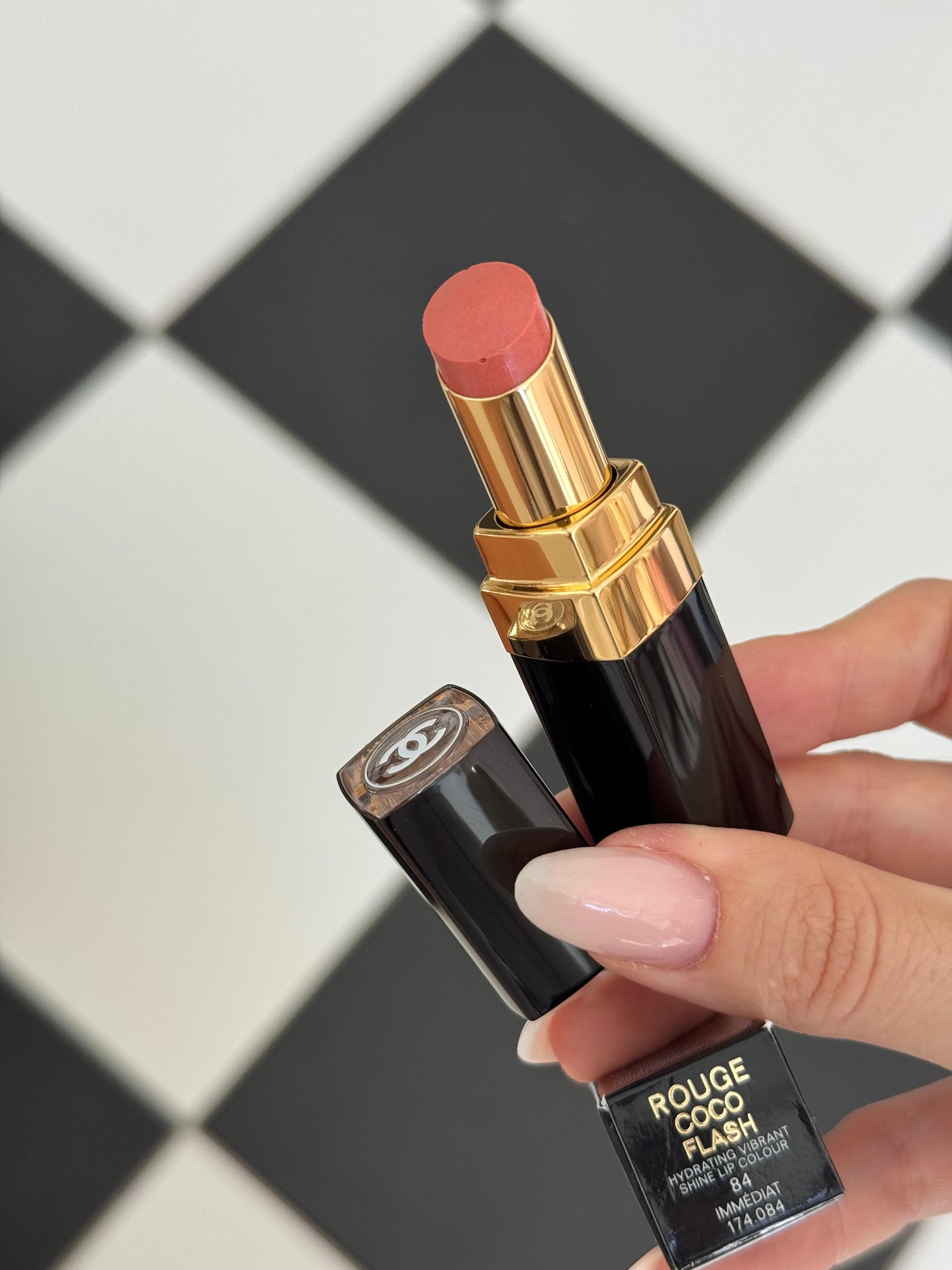 CHANEL Rouge Coco Flash (84)
Hydrating Vibrant Shine Lipstick