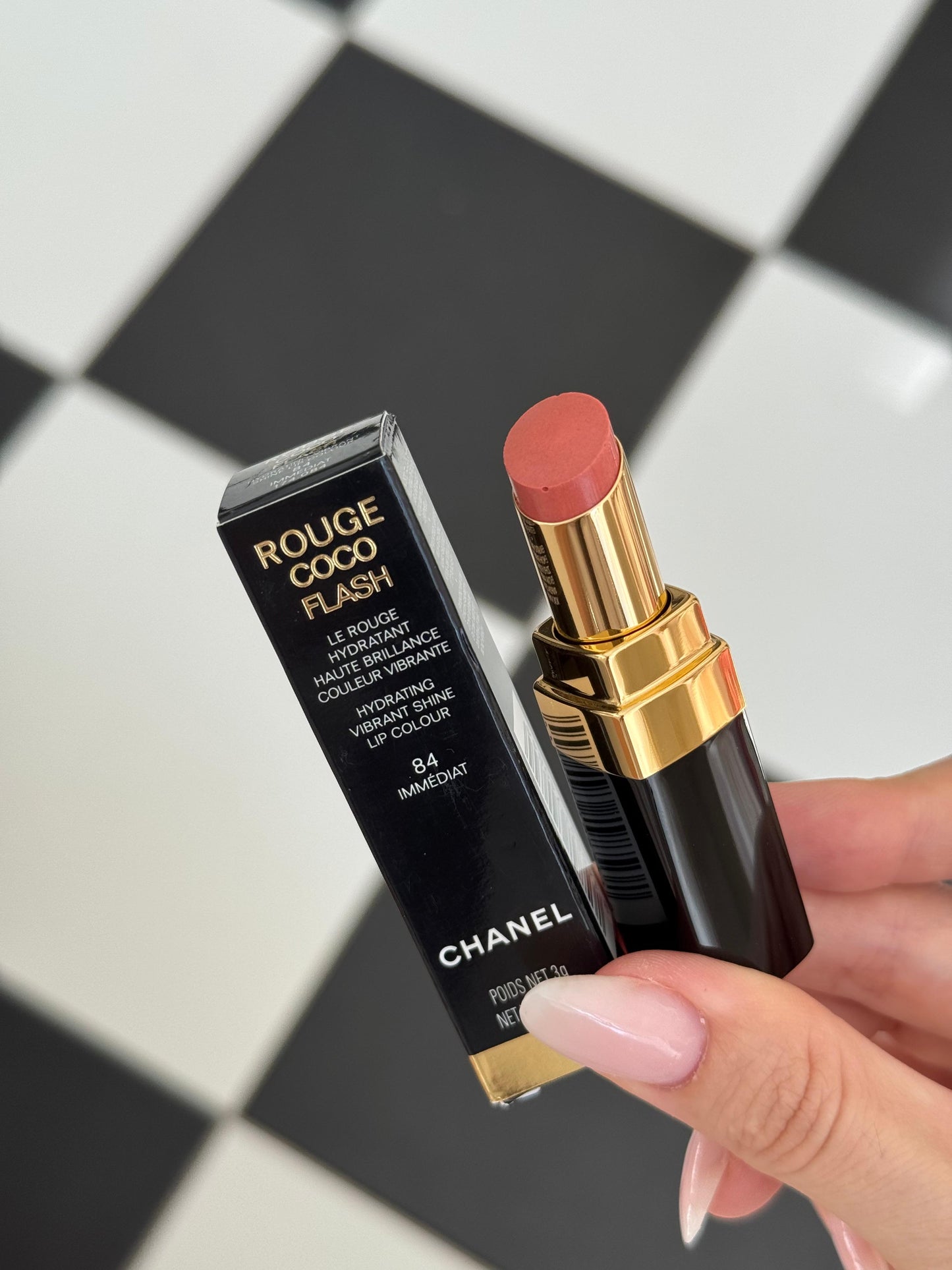 CHANEL Rouge Coco Flash (84)
Hydrating Vibrant Shine Lipstick