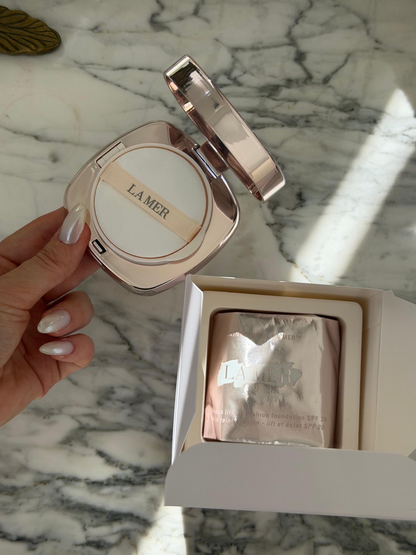 LA MER The Luminous Lifting Cushion Foundation SPF20 - Rosy Ivory