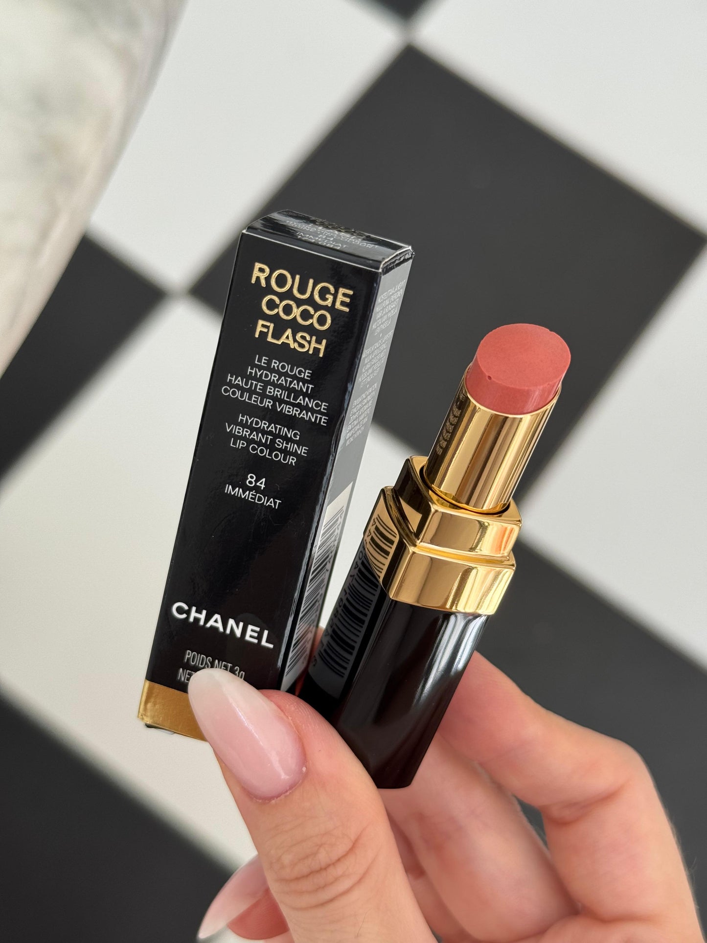 CHANEL Rouge Coco Flash (84)
Hydrating Vibrant Shine Lipstick