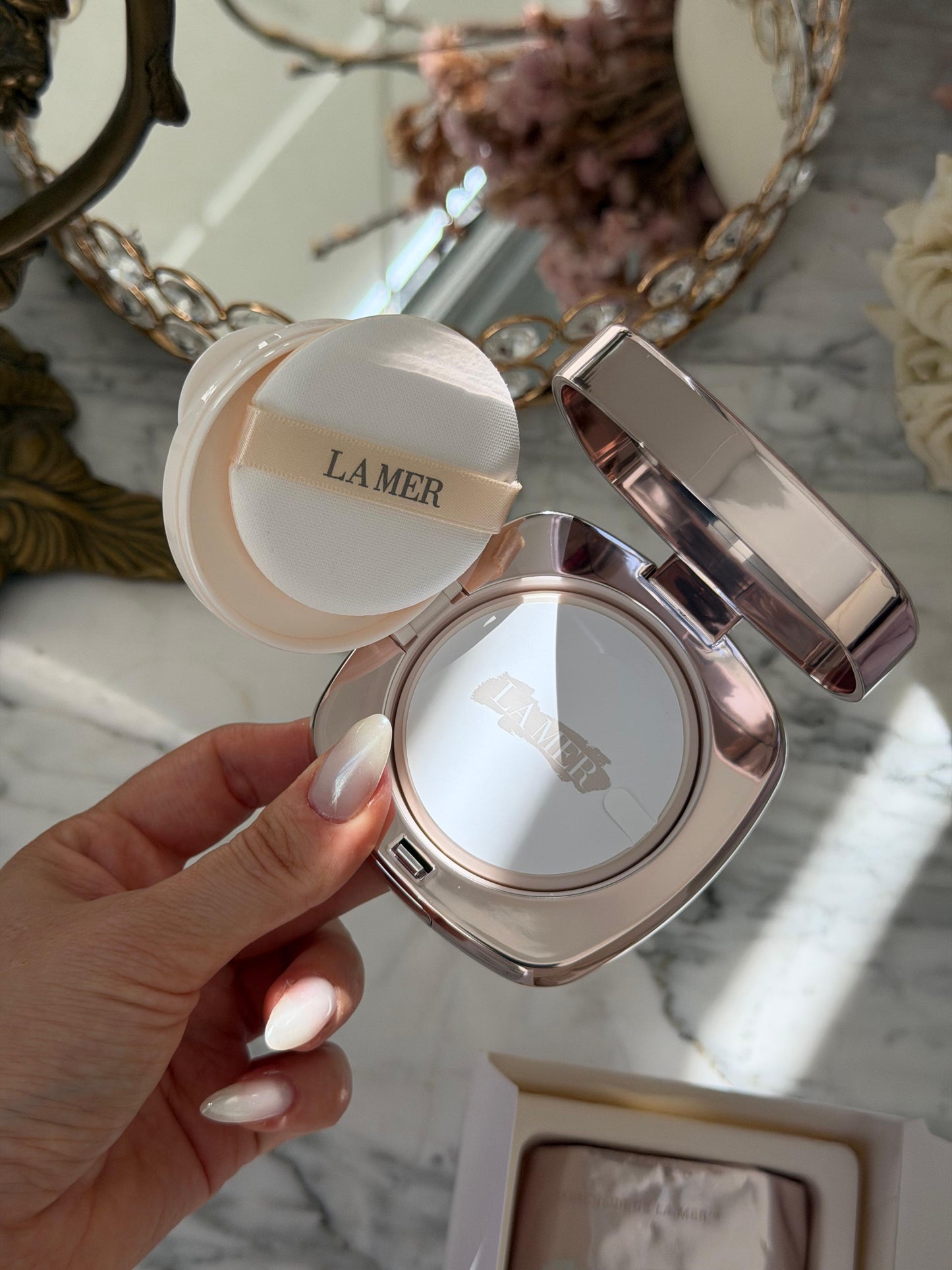 LA MER The Luminous Lifting Cushion Foundation SPF20 - Rosy Ivory