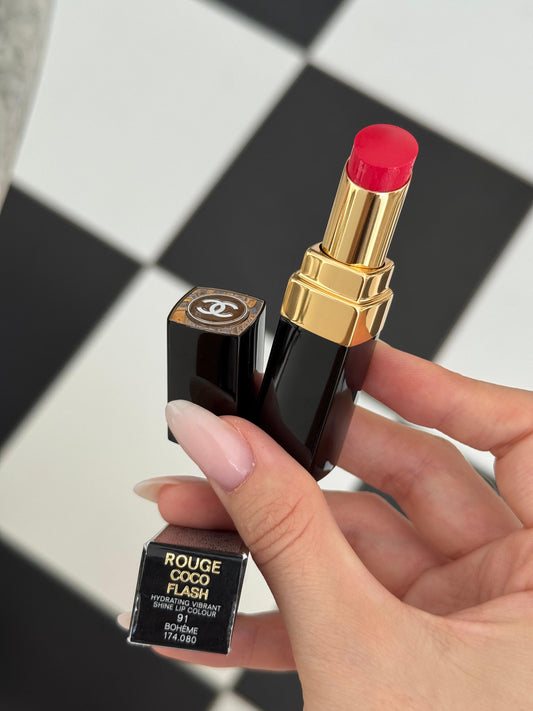 CHANEL Rouge Coco Flash (91)
Hydrating Vibrant Shine Lipstick