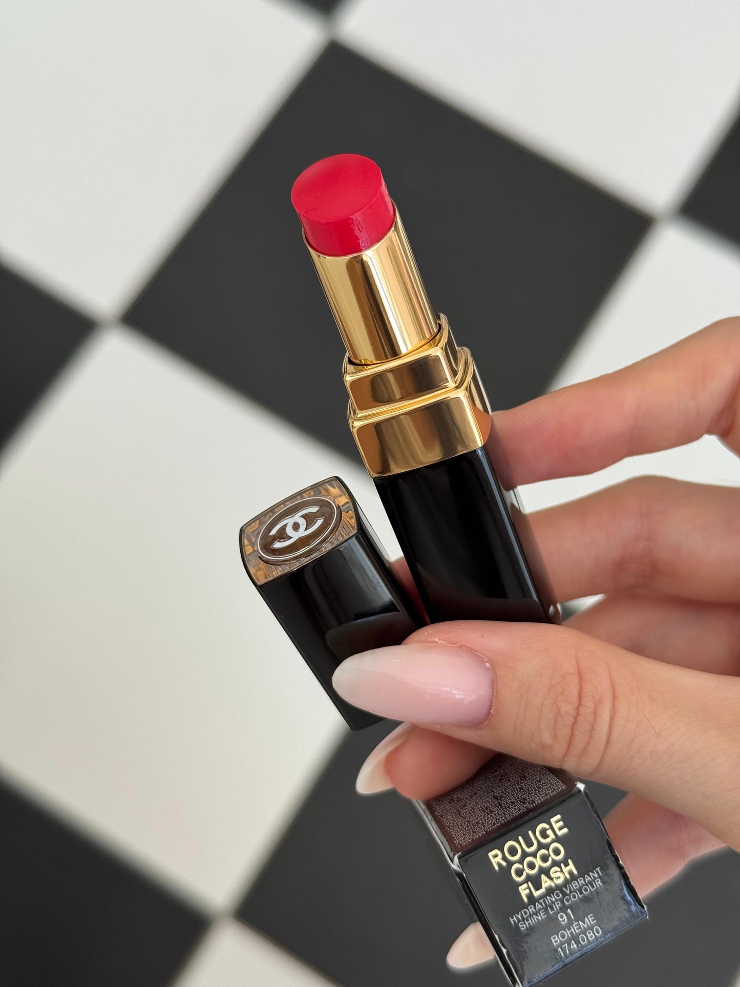 CHANEL Rouge Coco Flash (91)
Hydrating Vibrant Shine Lipstick