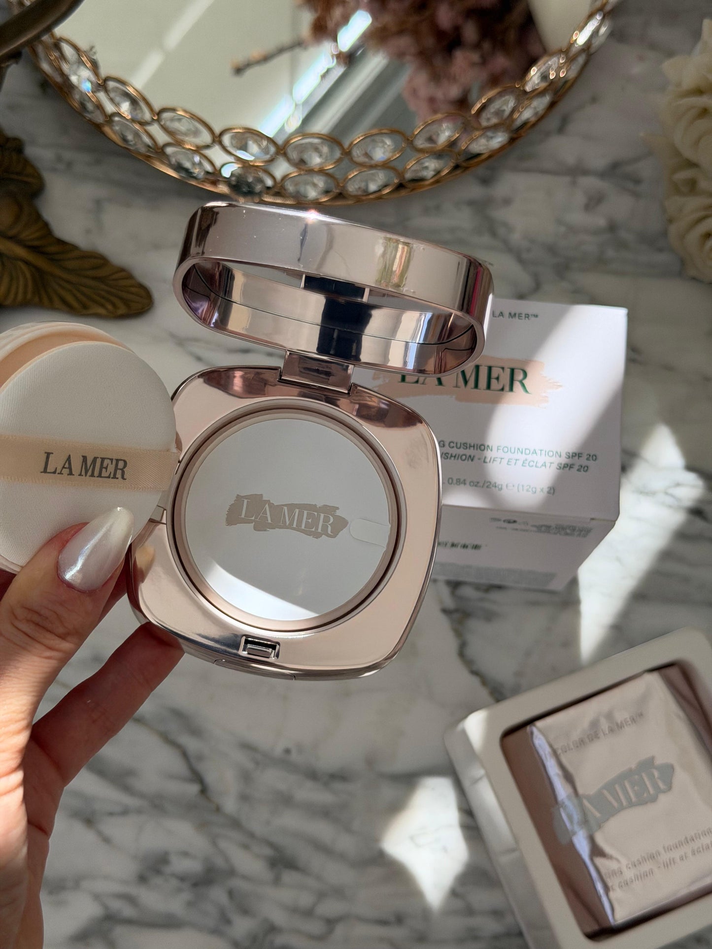 LA MER The Luminous Lifting Cushion Foundation SPF20 - Rosy Ivory