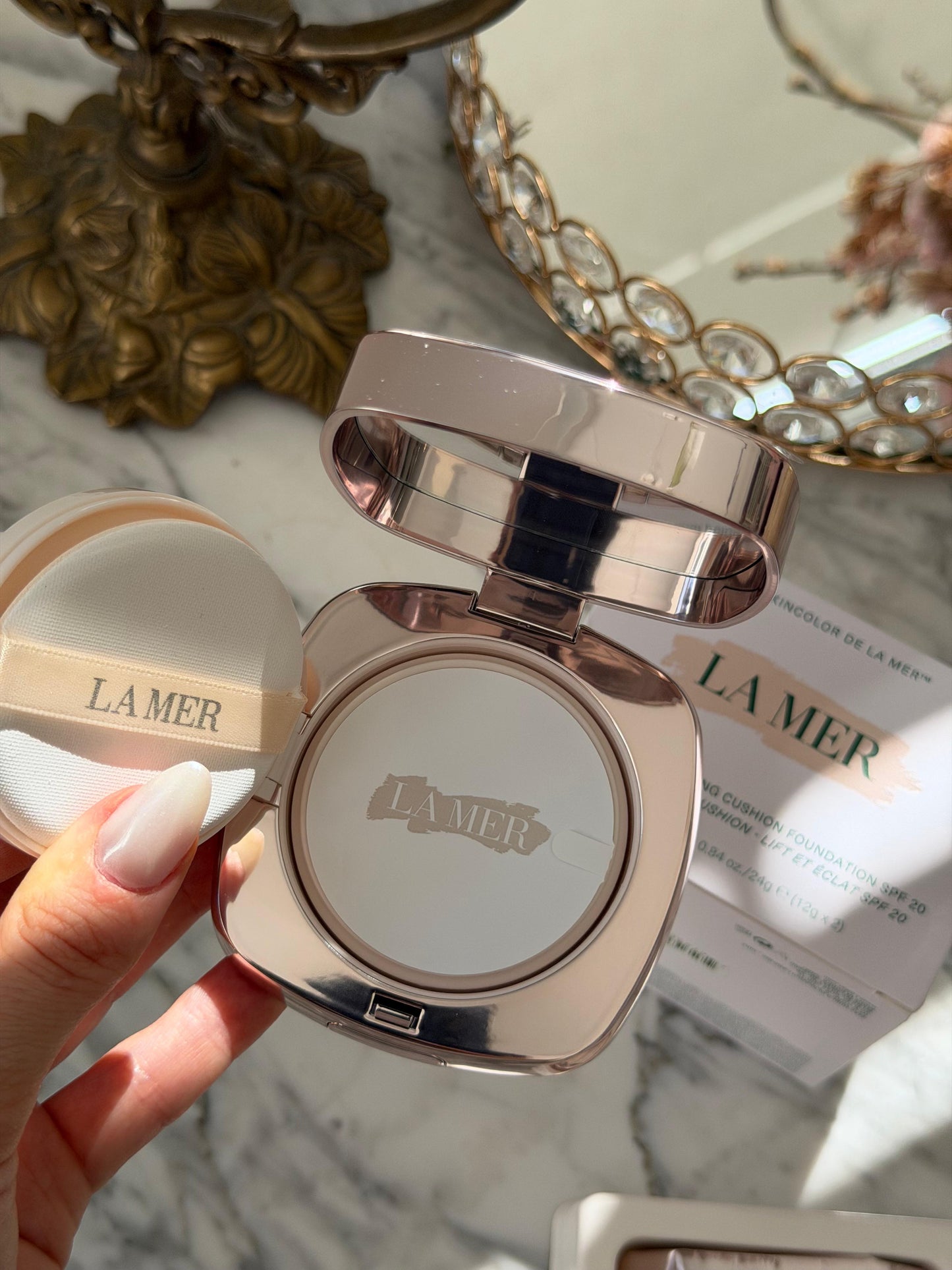LA MER The Luminous Lifting Cushion Foundation SPF20 - Rosy Ivory