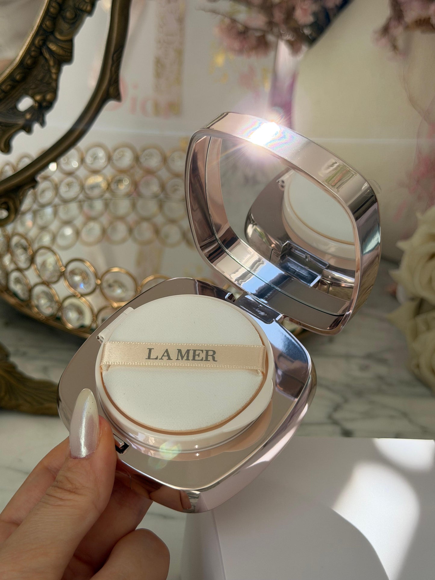 LA MER The Luminous Lifting Cushion Foundation SPF20 - Rosy Ivory
