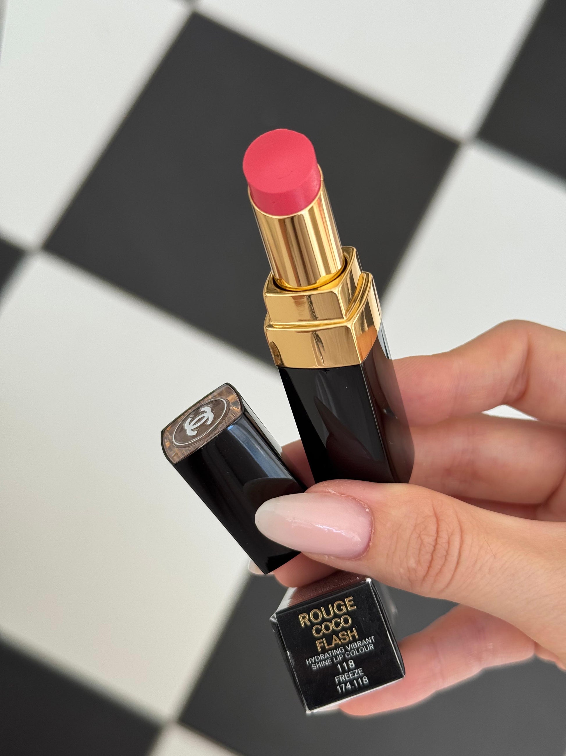 CHANEL Rouge Coco Flash (118) Hydrating Vibrant Shine Lipstick