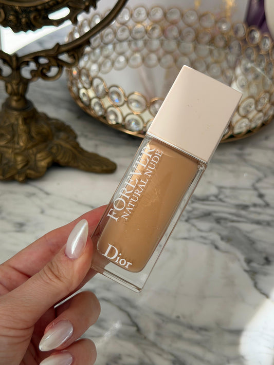 DIOR Forever Natural Nude (2W)
Longwear Foundation - 96% Natural-Origin Ingredients