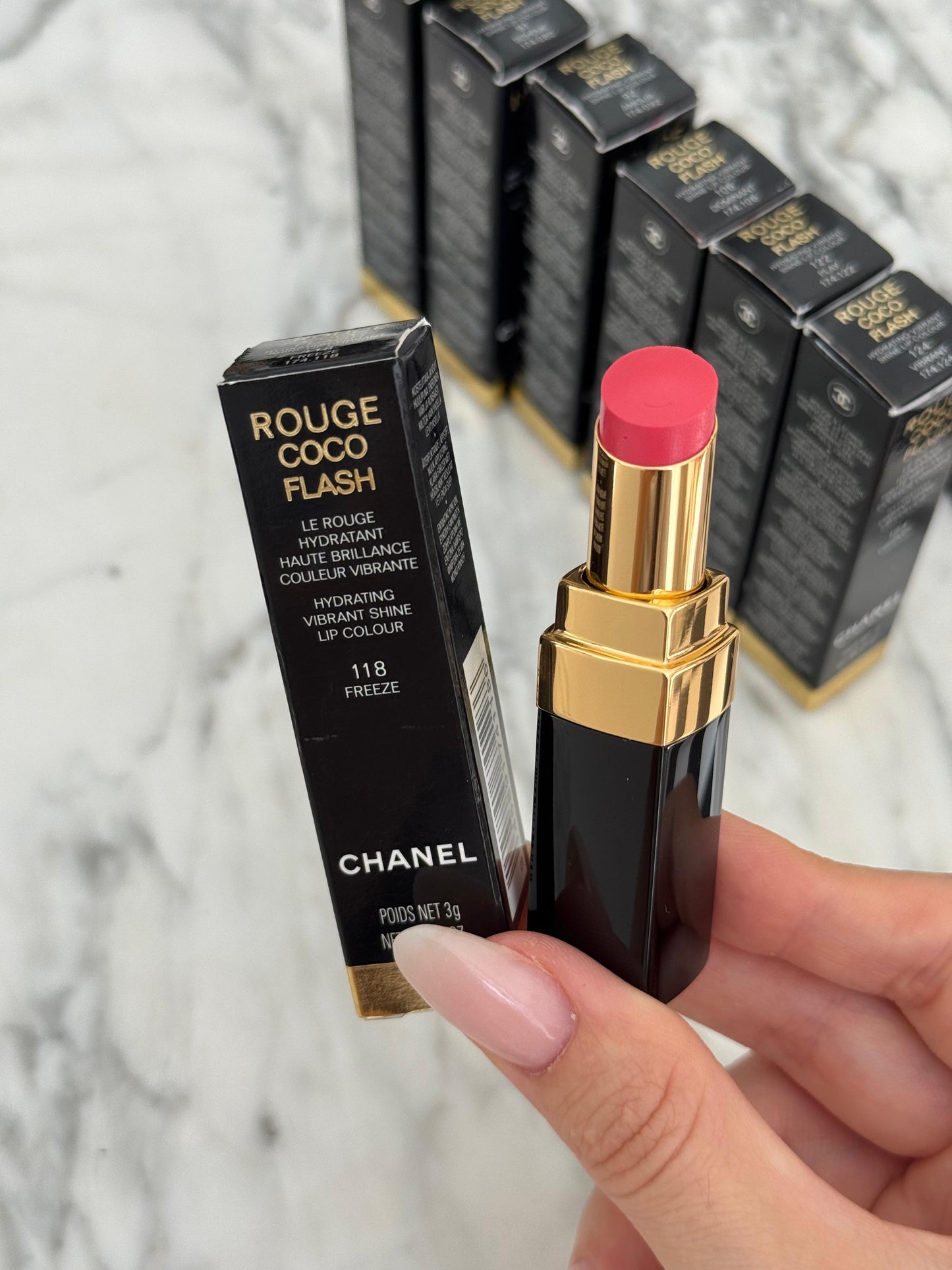 CHANEL Rouge Coco Flash (118)
Hydrating Vibrant Shine Lipstick