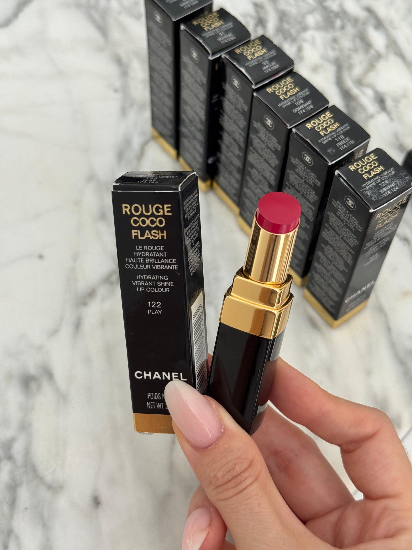 CHANEL Rouge Coco Flash (122)
Hydrating Vibrant Shine Lipstick