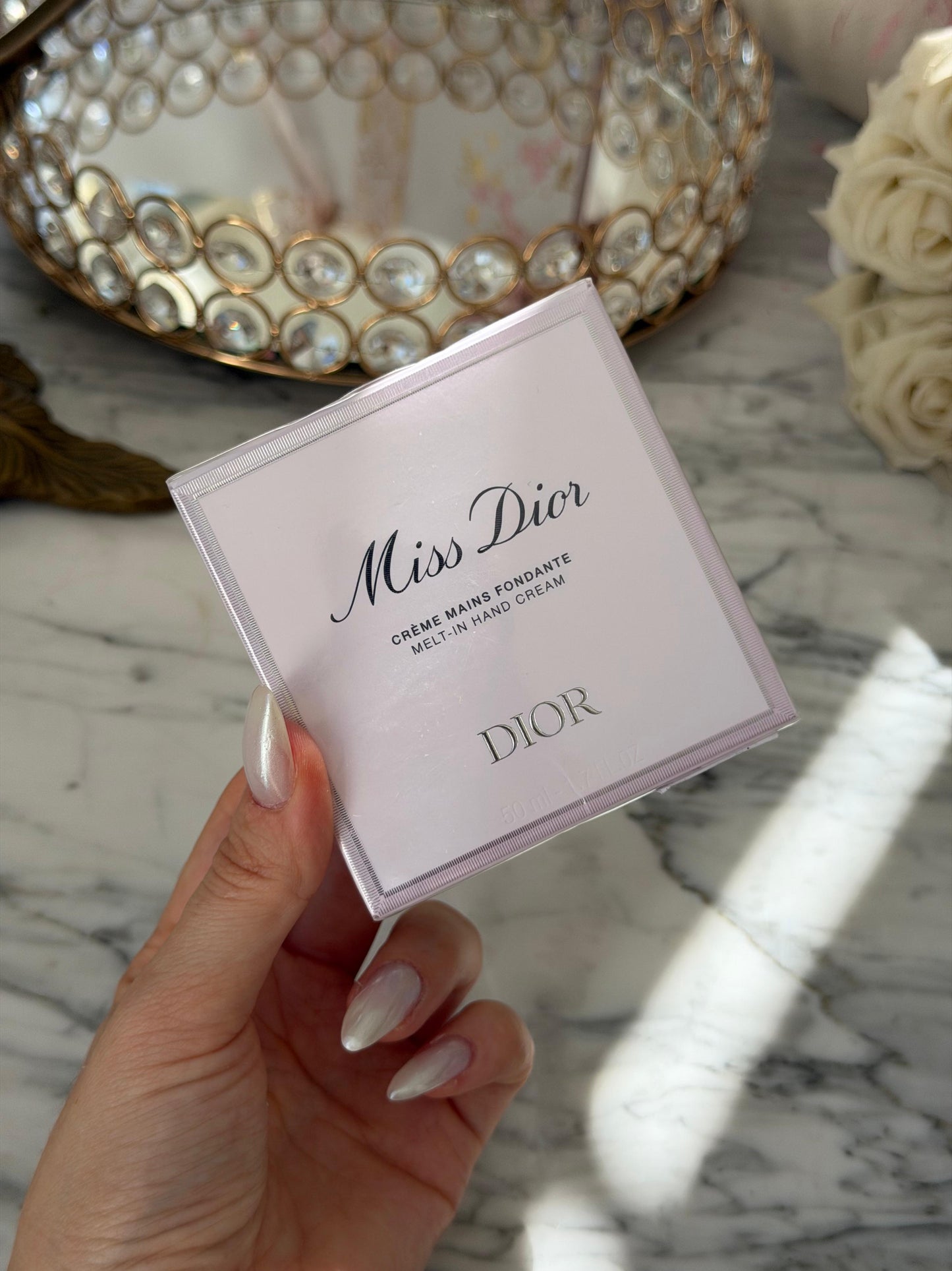 DIOR Miss Dior
Melt-In Scented Hydrating Hand Cream