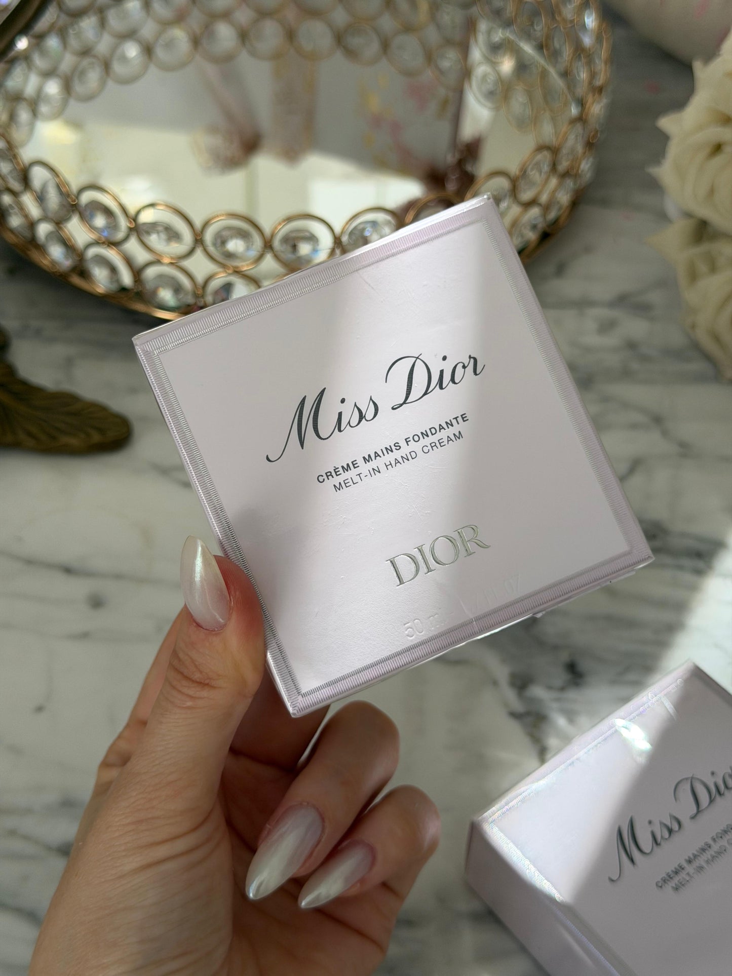 DIOR Miss Dior
Melt-In Scented Hydrating Hand Cream