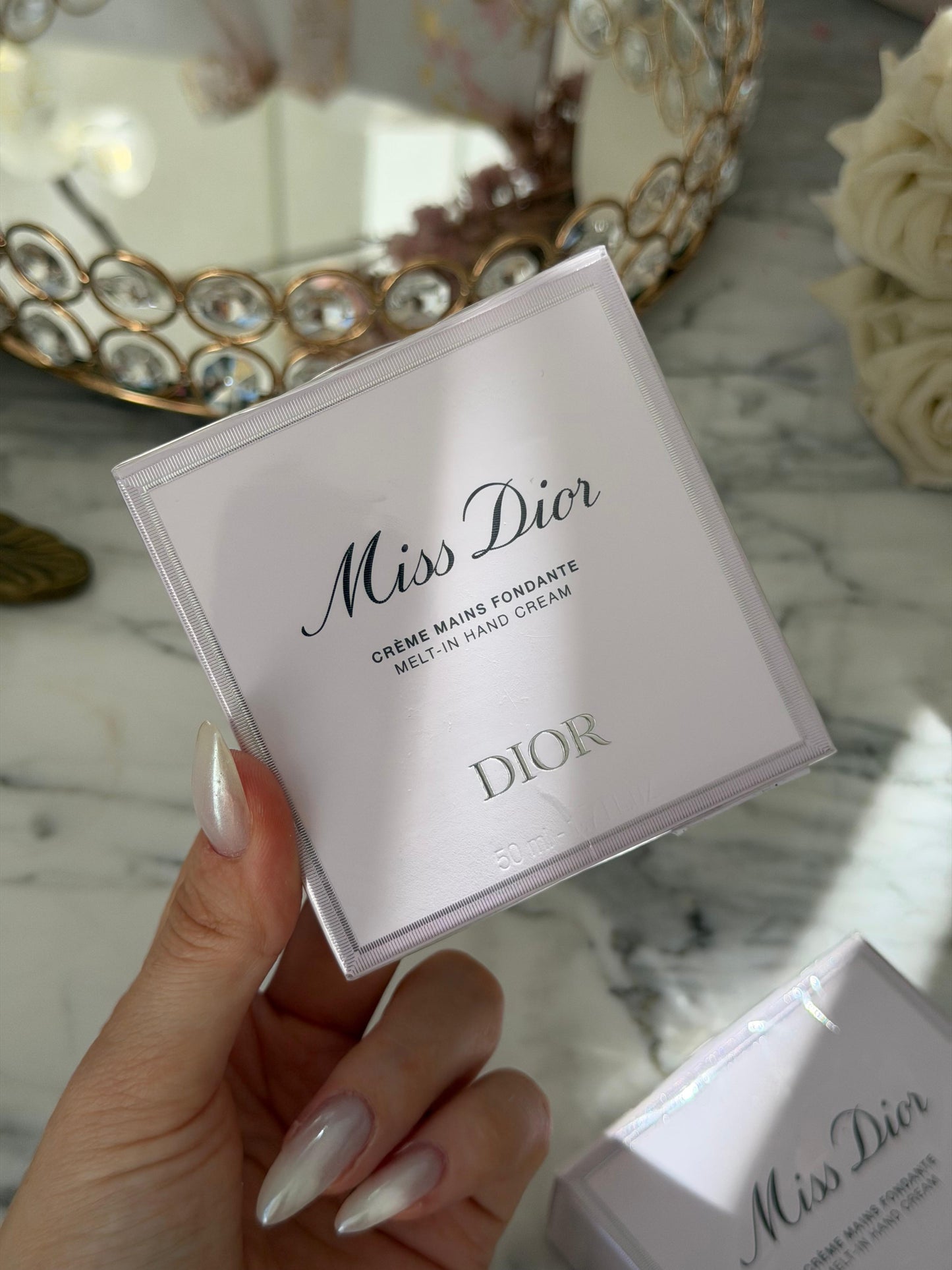 DIOR Miss Dior
Melt-In Scented Hydrating Hand Cream