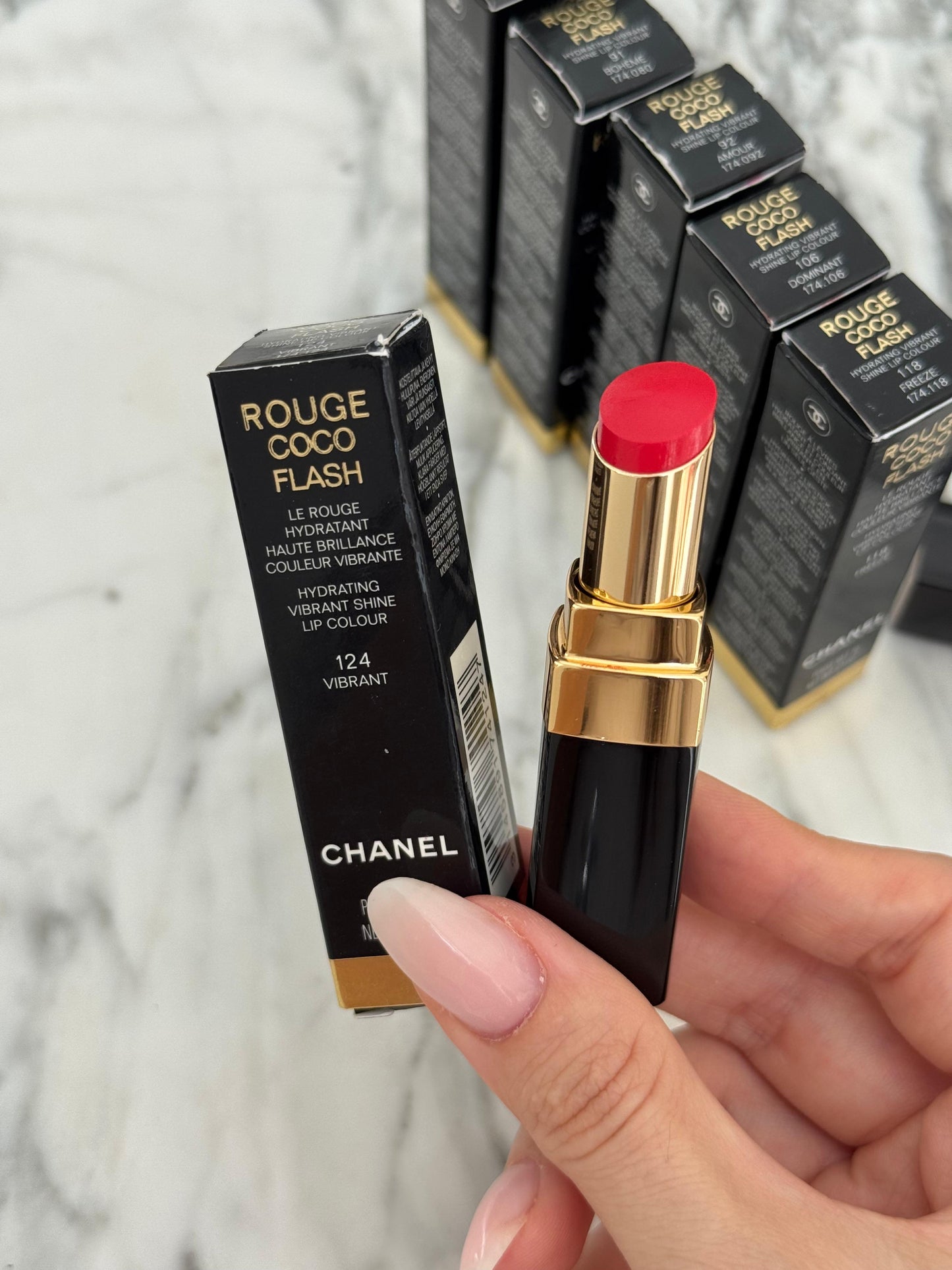 CHANEL Rouge Coco Flash (124)
Hydrating Vibrant Shine Lipstick