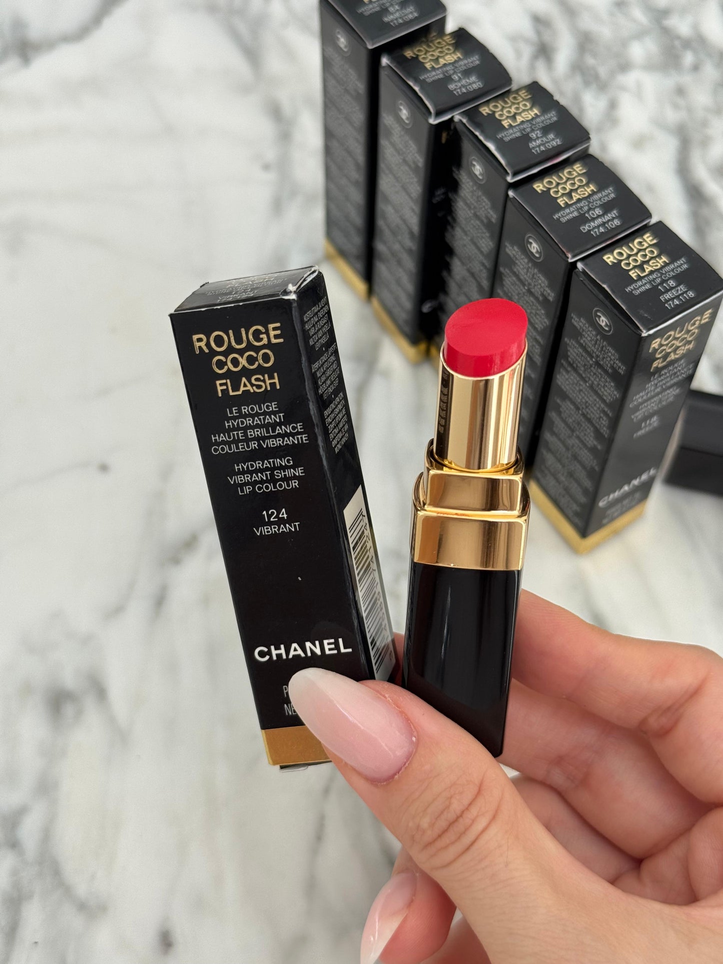 CHANEL Rouge Coco Flash (124)
Hydrating Vibrant Shine Lipstick