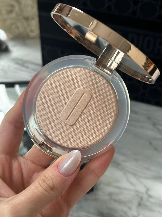CLINIQUE
True Highlight™ Weightless Illuminator